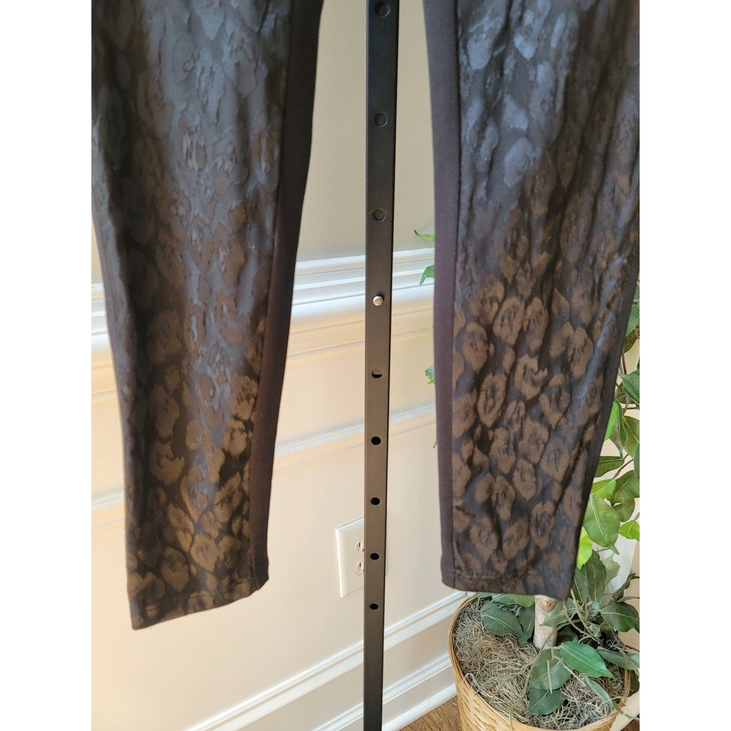 White House Black Market Skinny Pants Women's 0 Black Jacquard Stretch Slim Fit