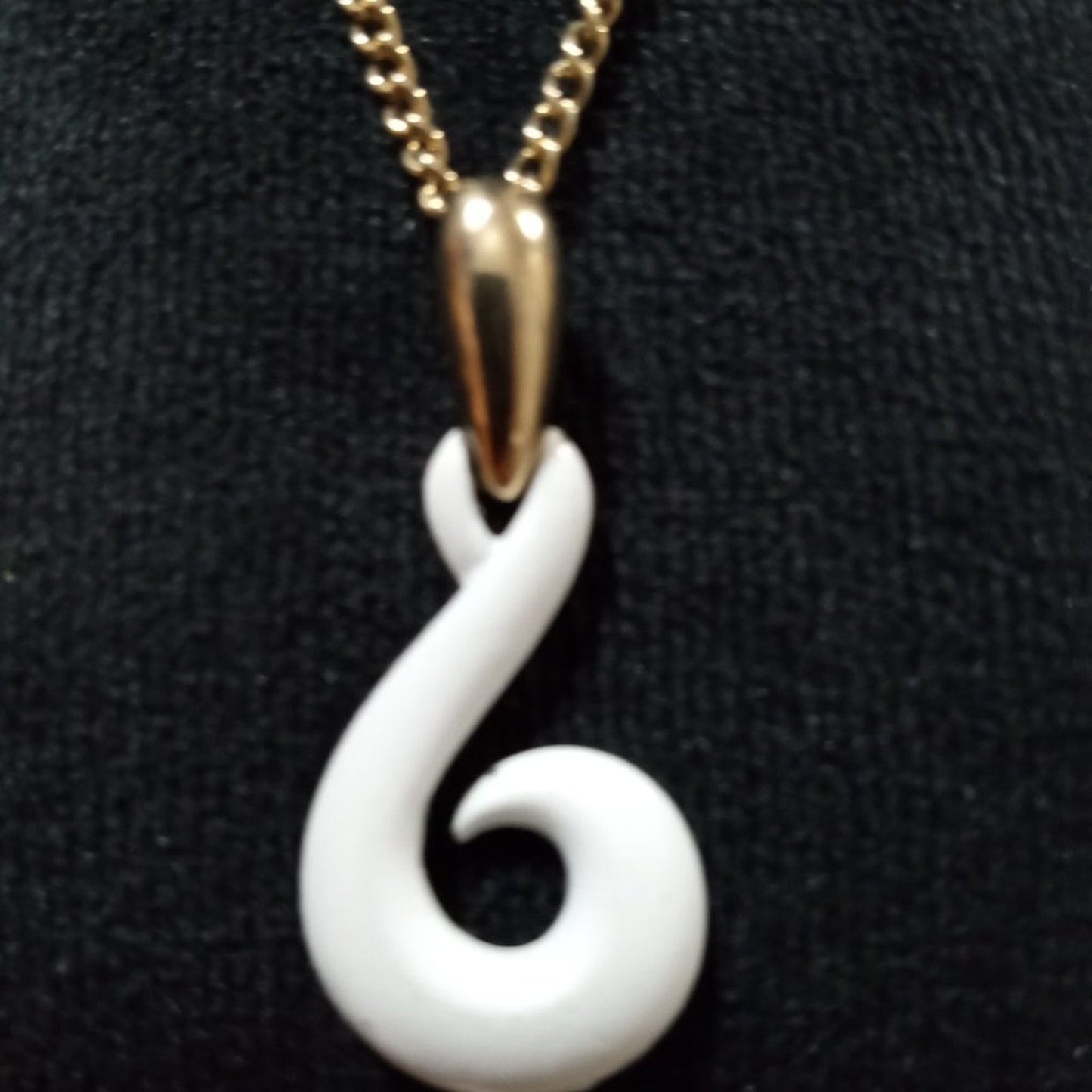 Women Modern Fashion Big Pendant Gold Tone Long Teardrop Necklace w/ Round Clasp