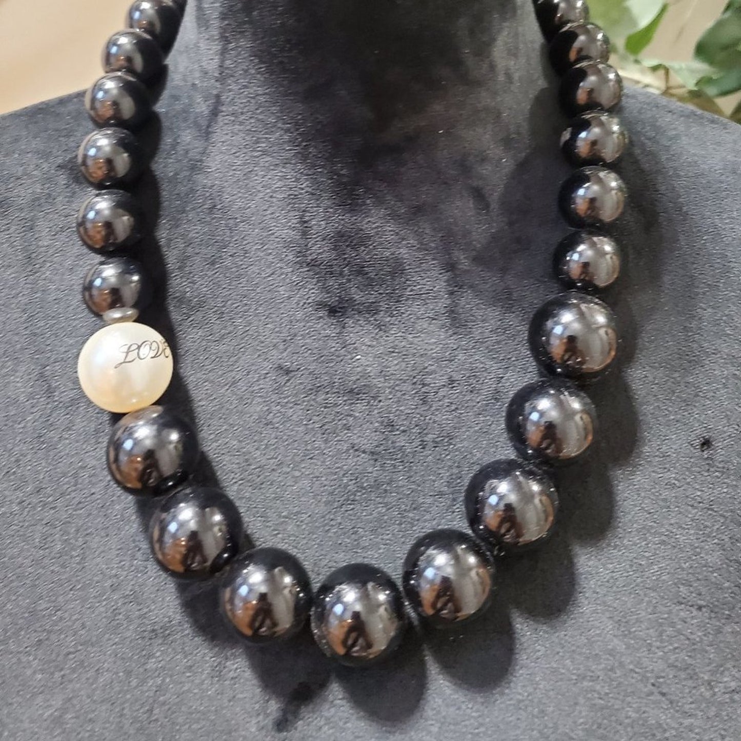 Womens Fashion Black Faux-Pearl Beaded Necklace Adjustable with Lobster Clasp
