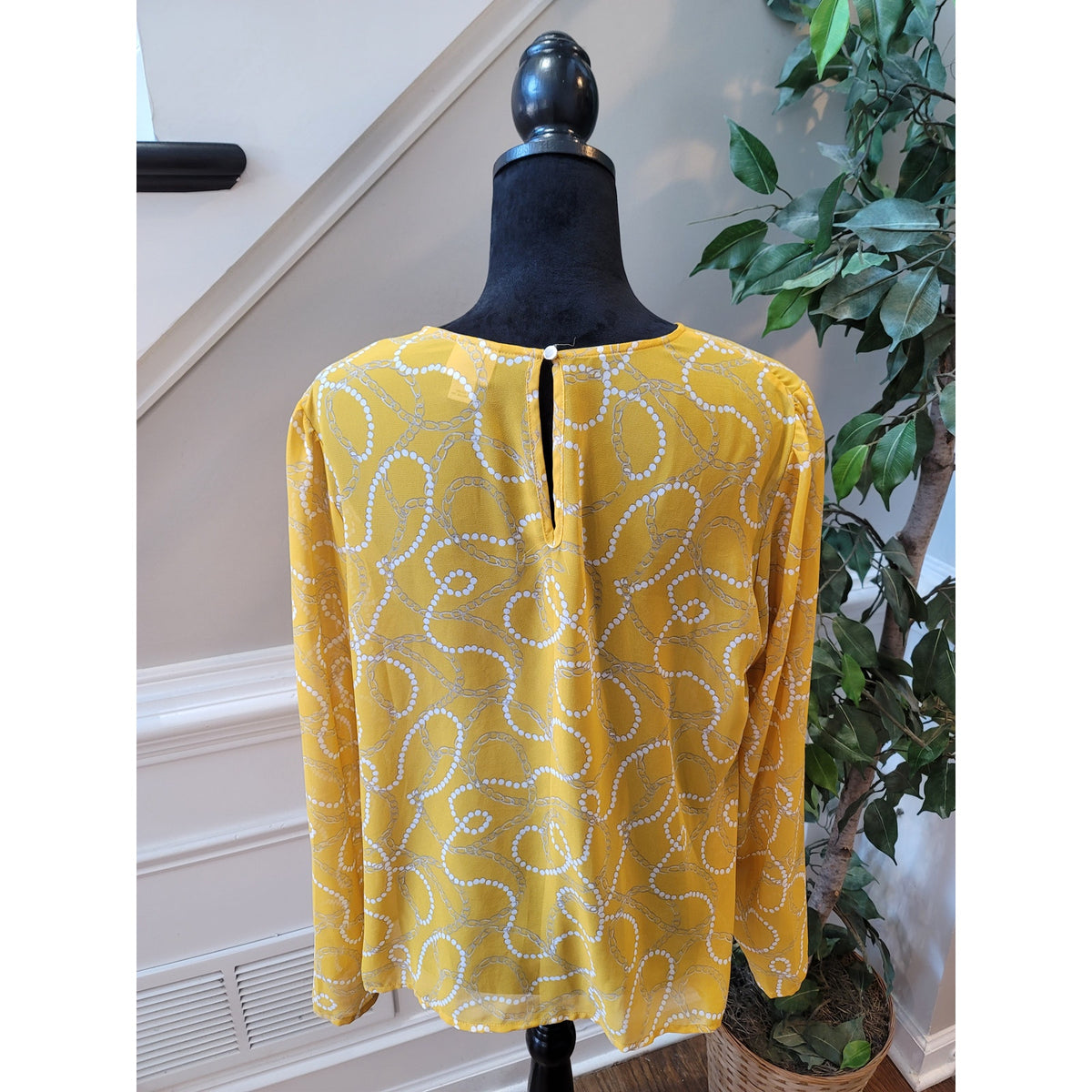 A .New Day Blouse L Yellow White Pearl Chain Crew Keyhole Long Sleeve Pullover