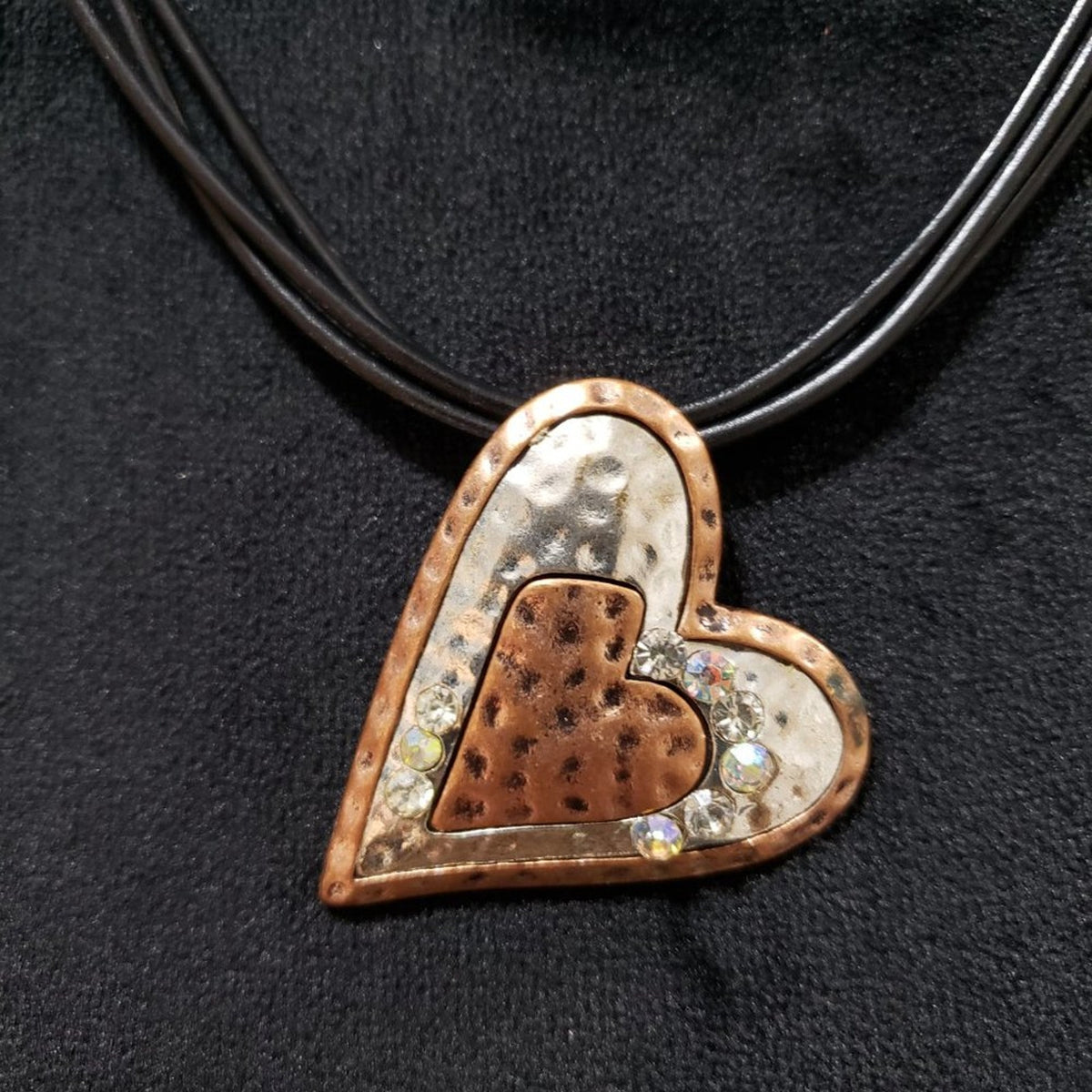 Women Modern Fashion Chunky Big Heart Pendant Rhinestones Charm Collar Necklace