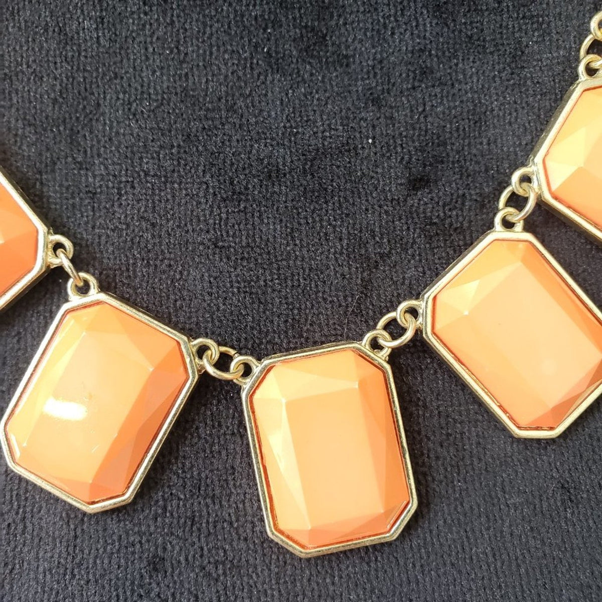 Womens Fashion Gold Tone Chain Faceted Beaded Statement Necklace w/ Lobster