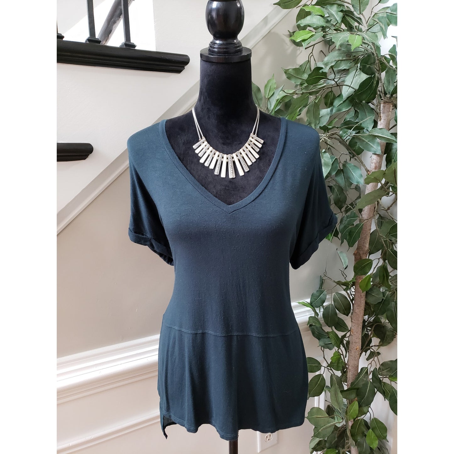 Black Tap Top Blouse Women's Size Medium Black Solid Casual Short Sleeve V-Neck