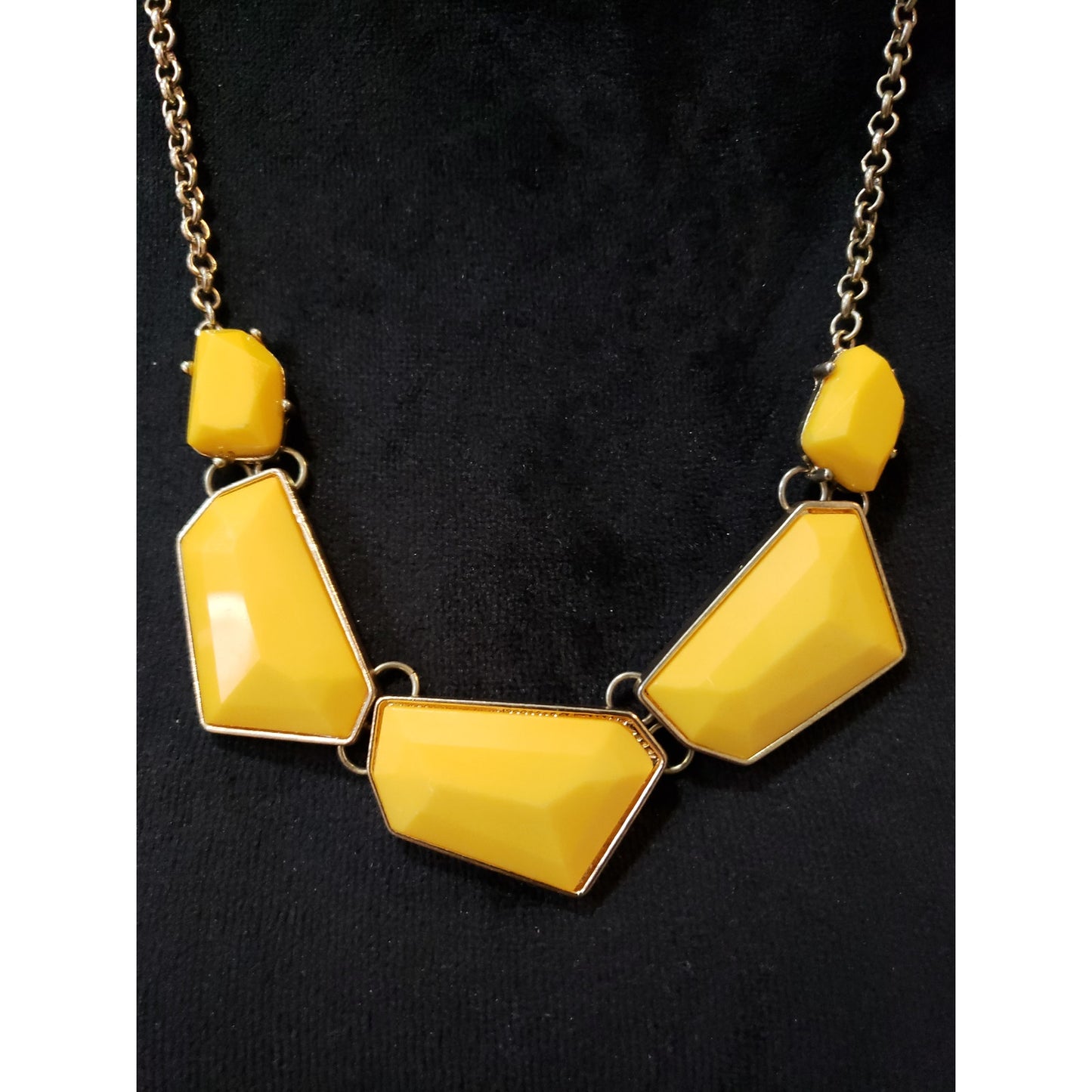Women’s Yellow Geometric Statement Necklace Resin Bib Chunky Fashion Jewelry