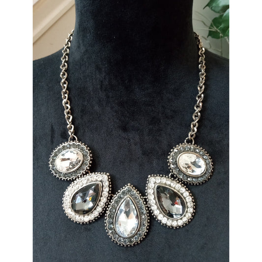 Vintage Silver Tone Gray Crystal Teardrop Statement Necklace Bib Collar Glam