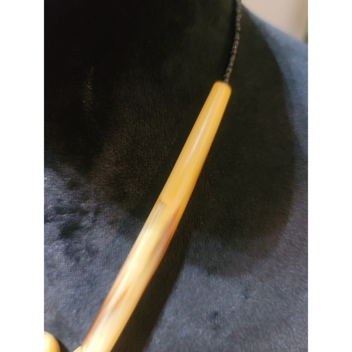 Women's Lightweight Beaded Necklace With Center Bead And Screw Lock Jewelry