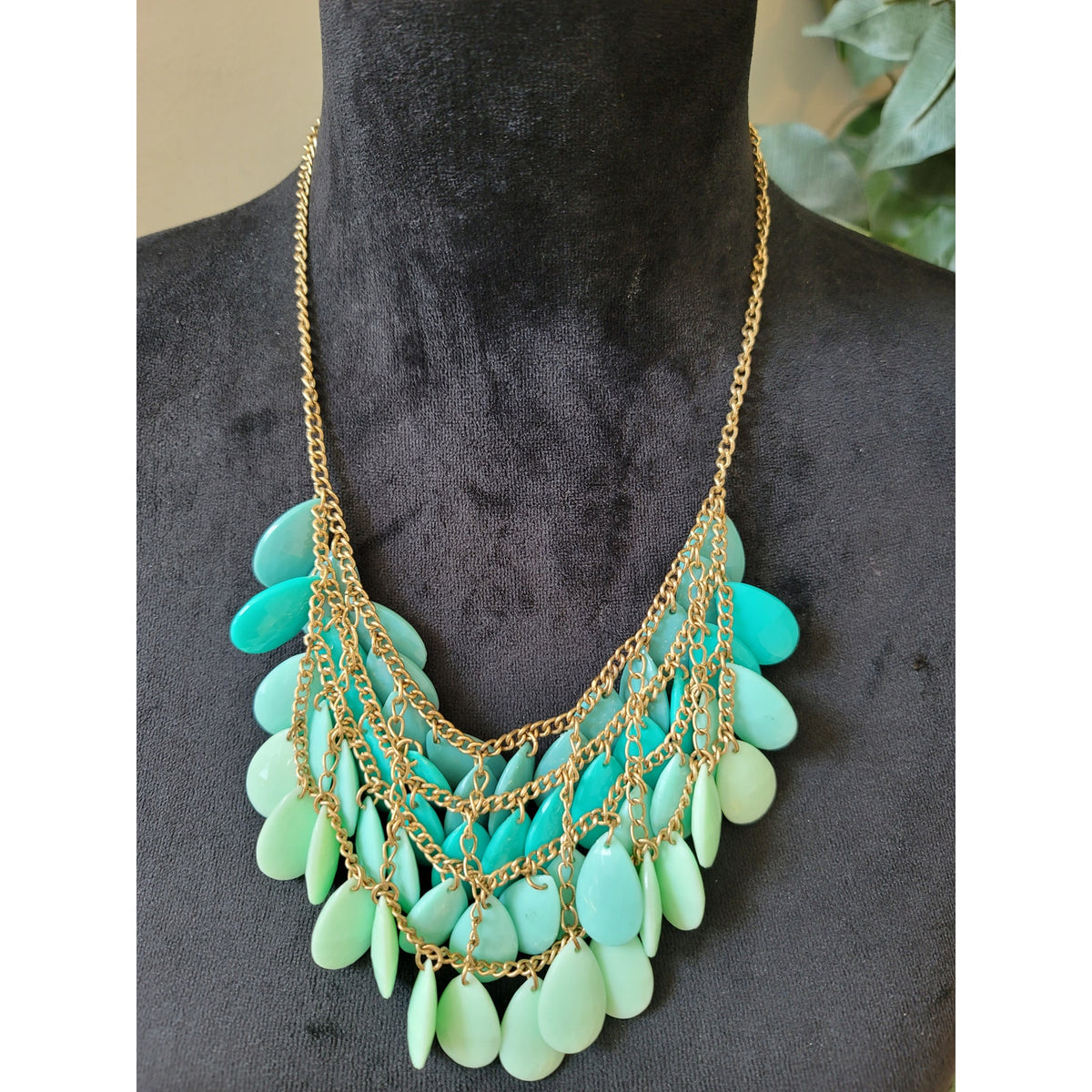Women's Aqua Teardrops Statement Necklace With Gold Chain And Lobster Clasps