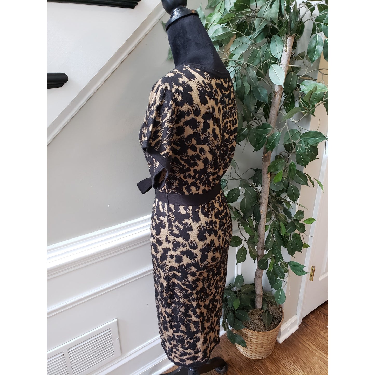 Calvin Klein Sweater Dress Womens Medium Black Animal Print Dolman Sleeve Belted
