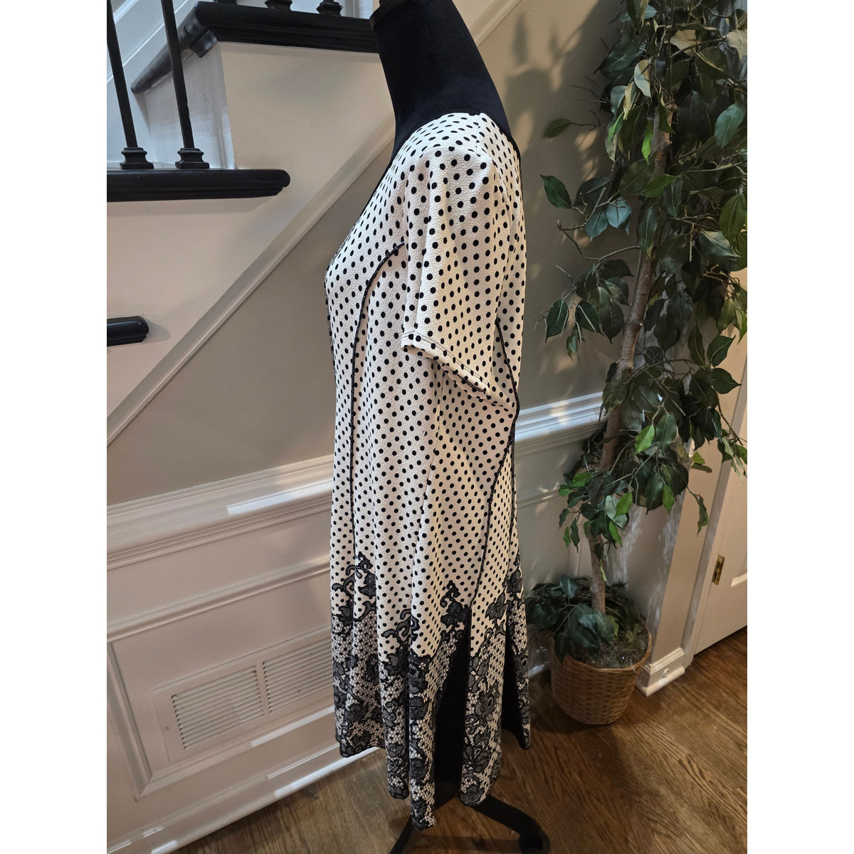 Sami & Jo Seamed Dress Women's SZ 2X Black/White Polka Dot Flared Hem Scoop Neck