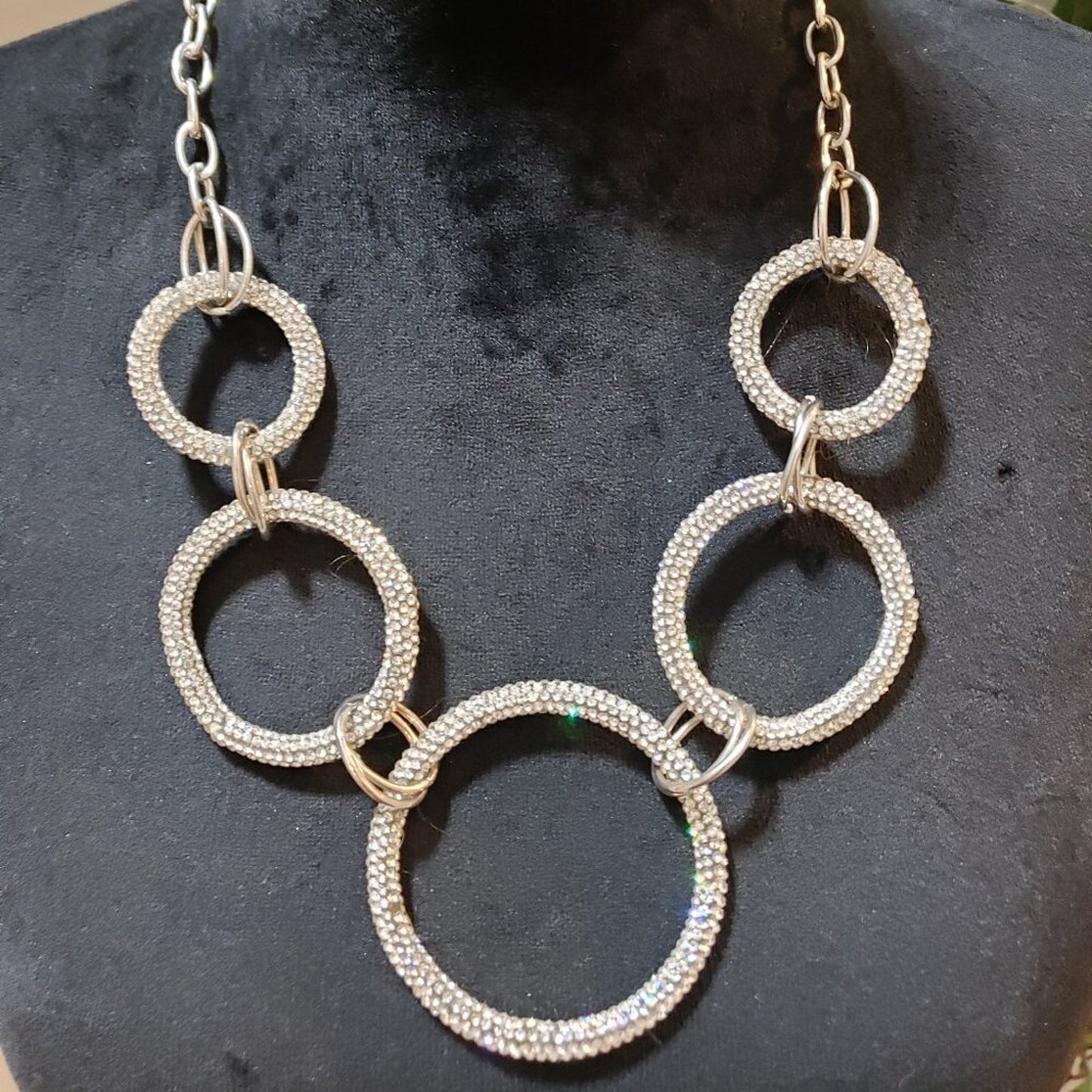 Womens Fashion White Rhinestone Donut Links Necklace Jewelry with Lobster Clasp.