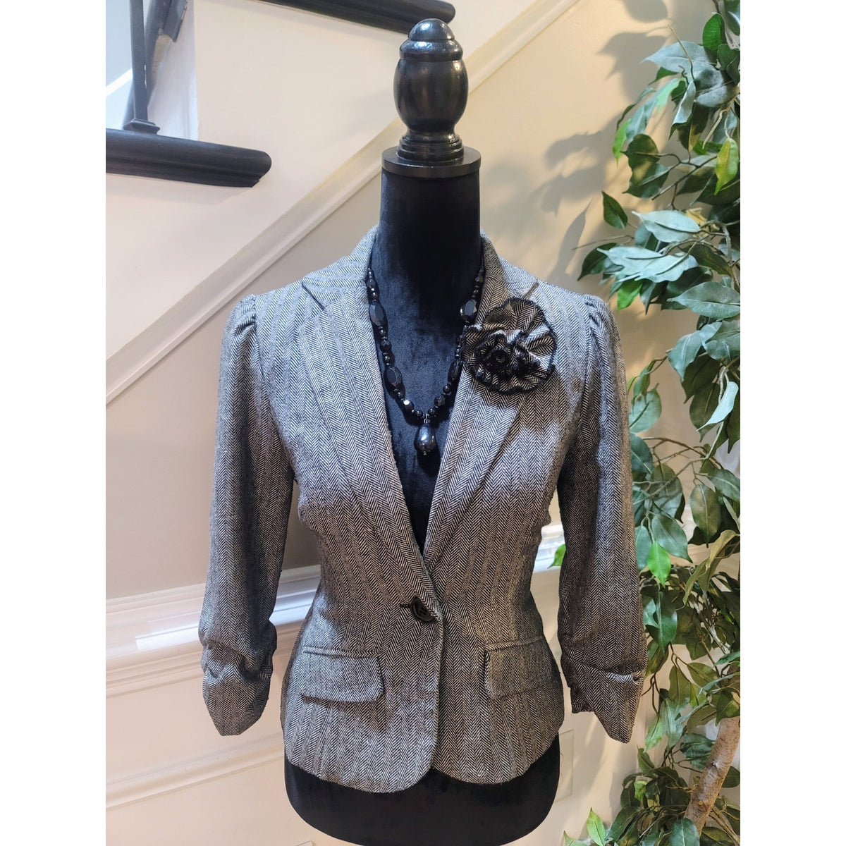 Stooshy Tweed Blazer Women’s Medium Gray Herringbone Ruched Sleeve Faux Pockets