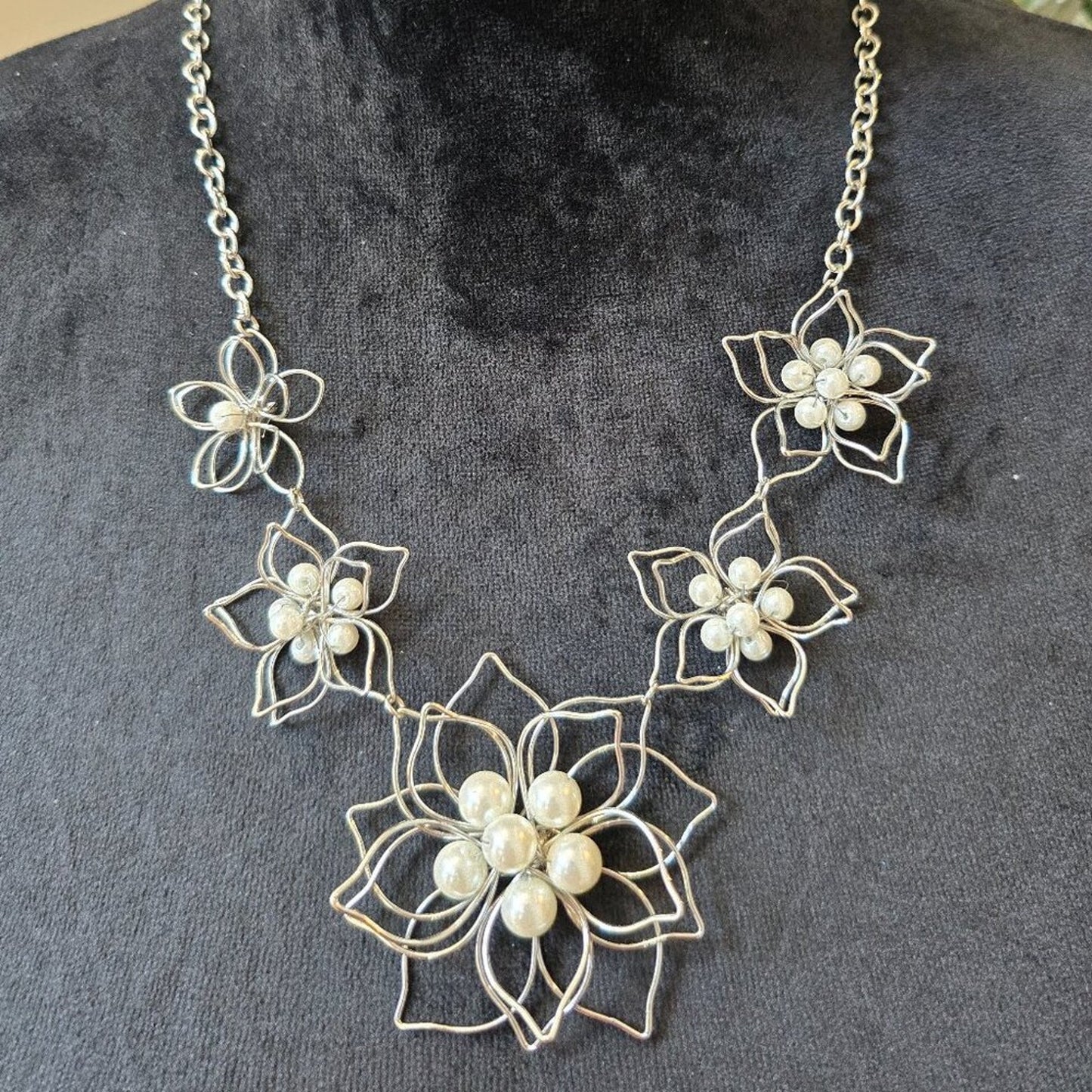 Womens Silver Tone Filigree Flowers Faux Pearl Details Necklace w/ Lobster Clasp