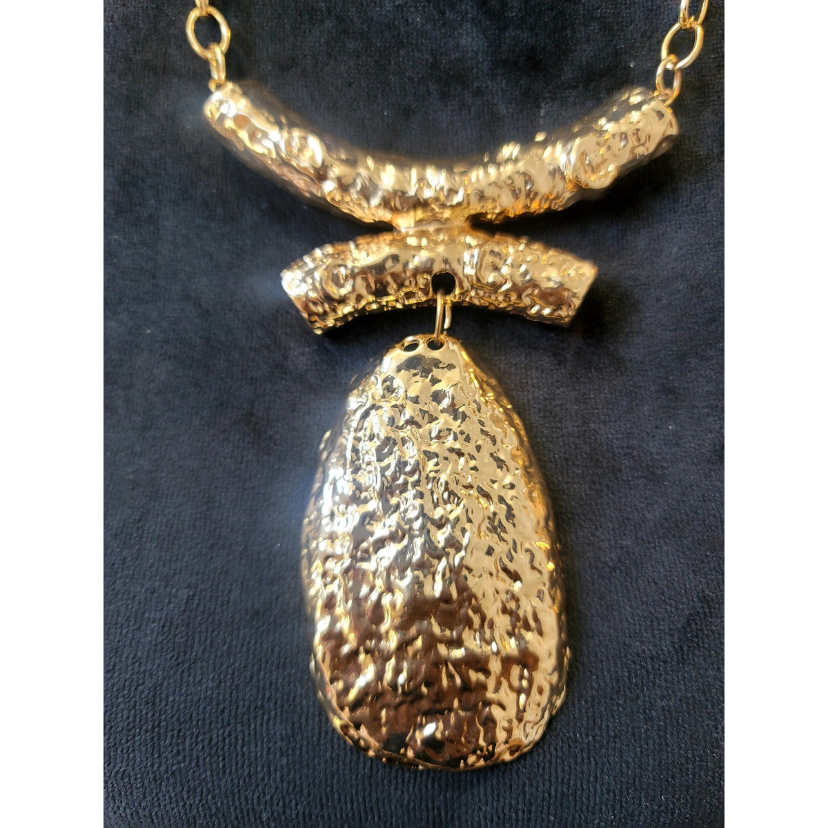 Vintage Gold Tone Hammered Pendant Statement Necklace Textured Modern Abstract
