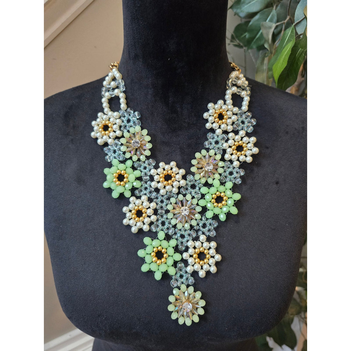 Alpha Green White Faux Pearl Faceted Crystal Beads Floral Statement Necklace