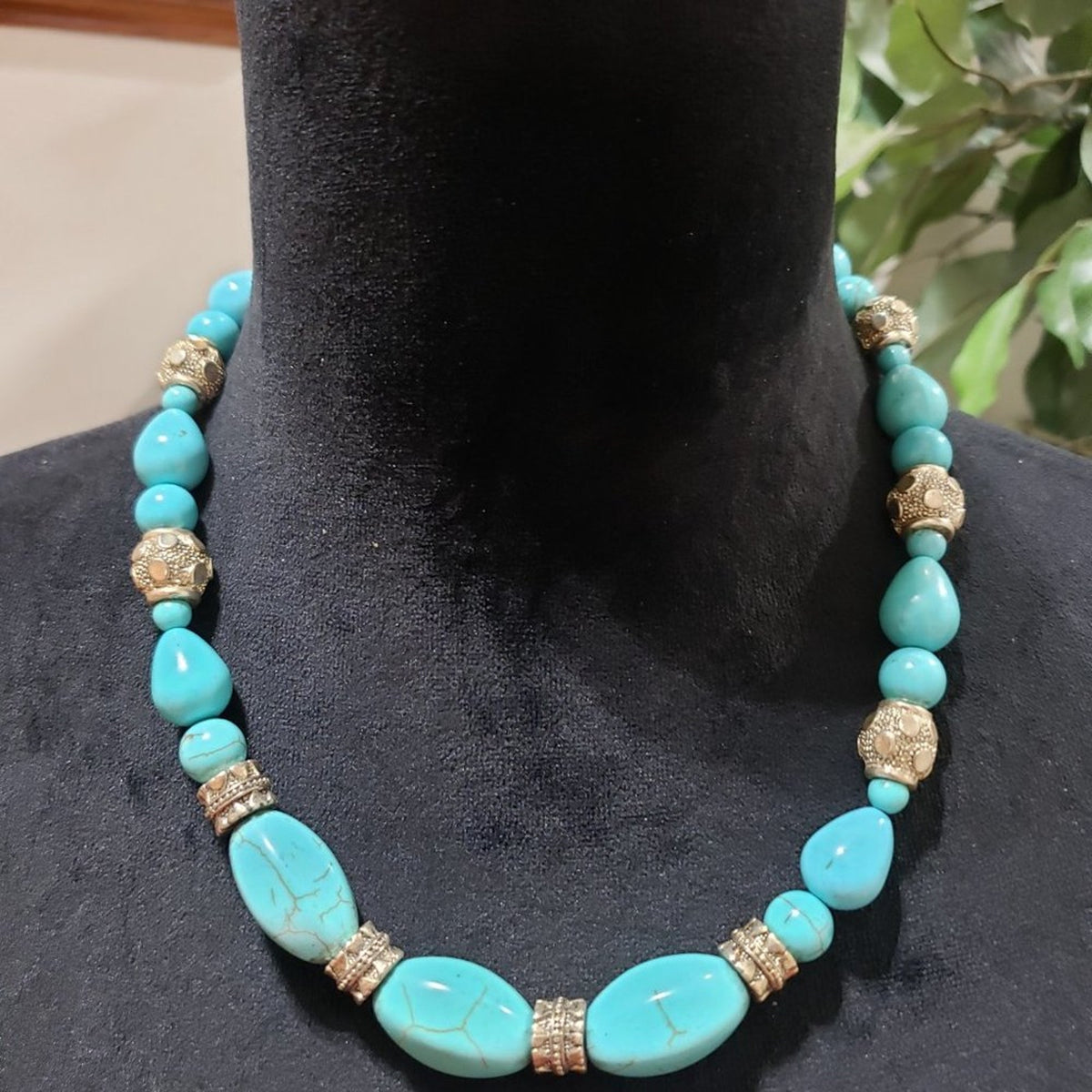 Womens Fashion Natural Turquoise Oval Gemstone Beads Necklace w/ Lobster Clasp