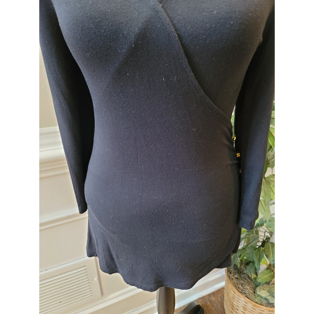 Madison Blouse Small Black Stretch Wrap V-Neck Long Sleeve Curved Hem Pullover