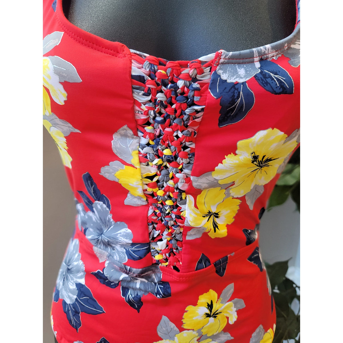Ambrielle Swimsuit Women's Large Red Floral Padded Bra Halter Neck Open Back