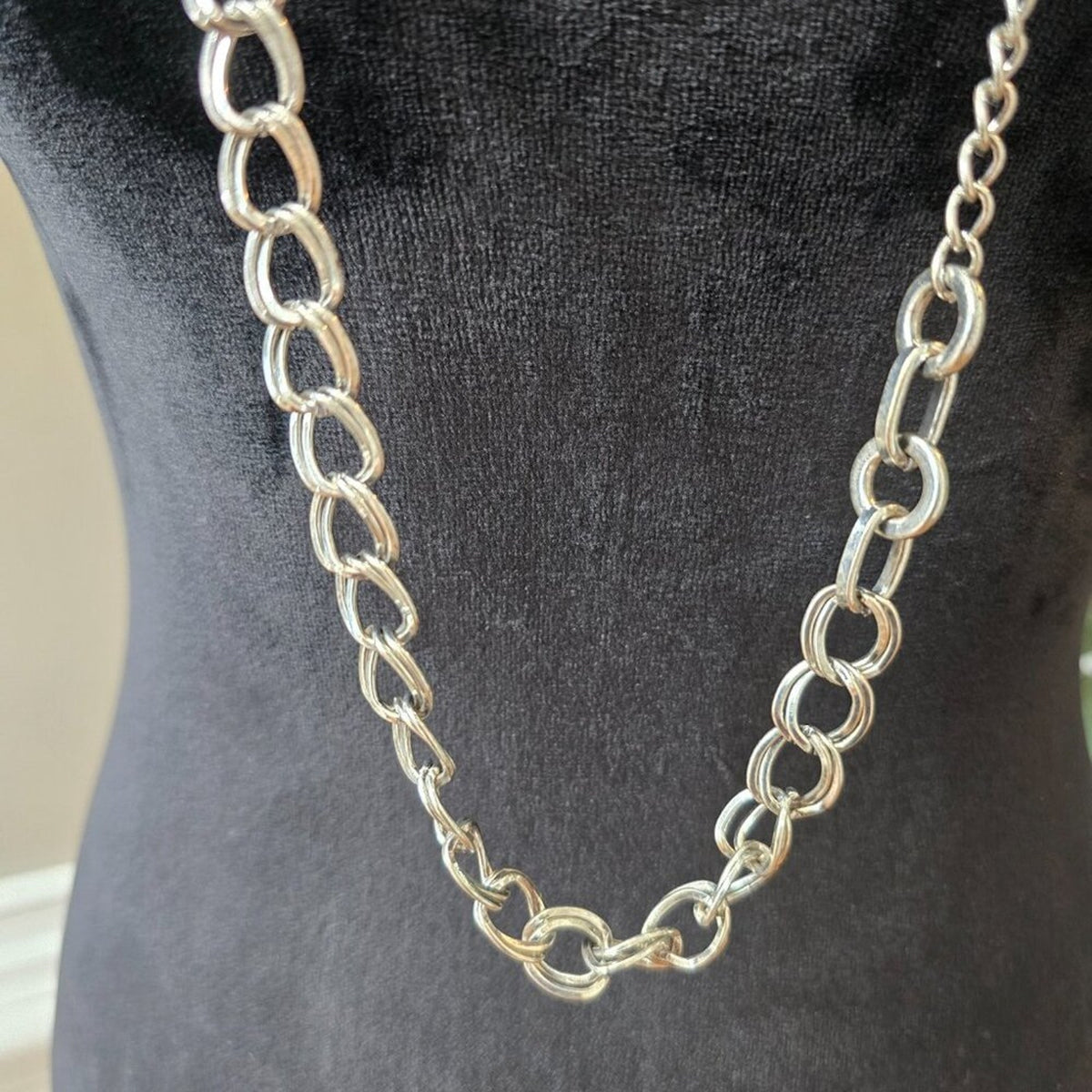 Women's Fashion Silver Tone Curb Link Chain Collar Necklace with Lobster Clasp