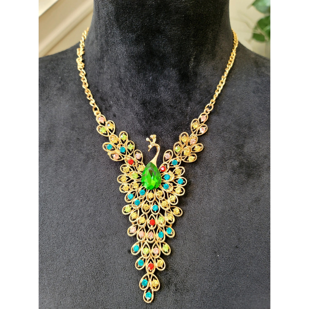 Gold Tone Peacock Statement Necklace Green Crystal Filigree Vintage Bib Jewelry