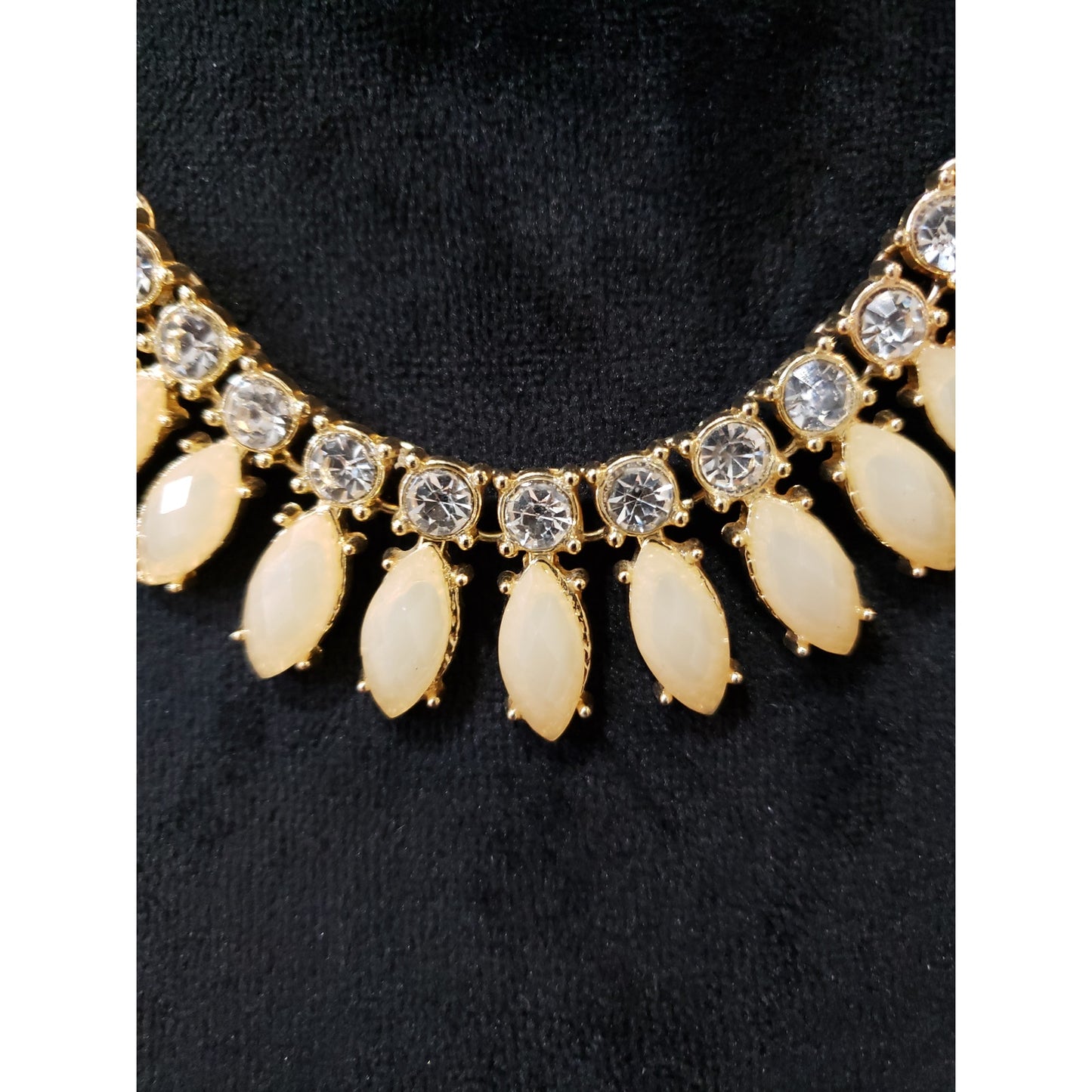 Women Gold Statement Necklace White Crystal Rhinestone Elegant Fashion Jewelry