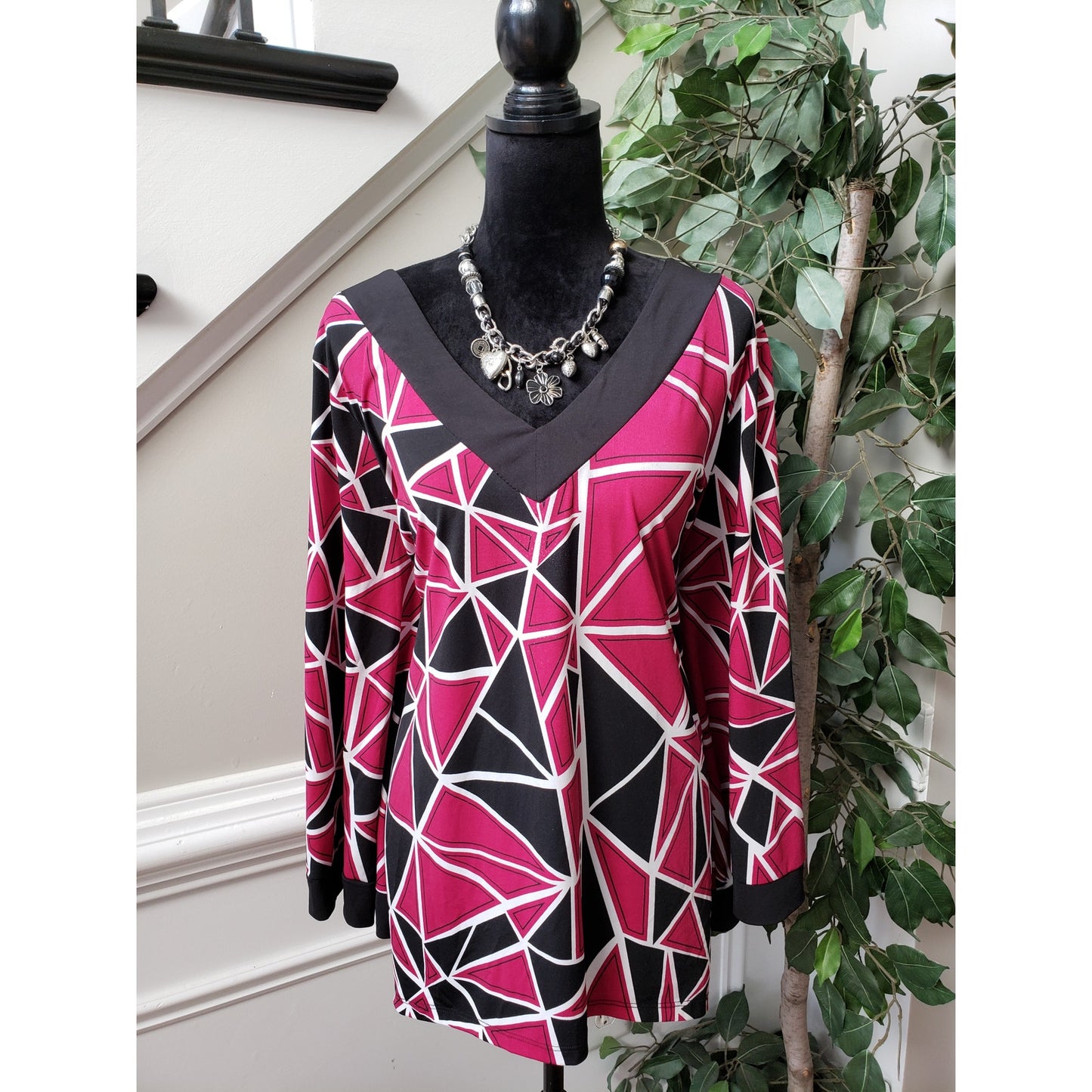 Ashley Stewart Blouse Top Womens 22/24 Pink Geo Print Backless V Neck Pullover