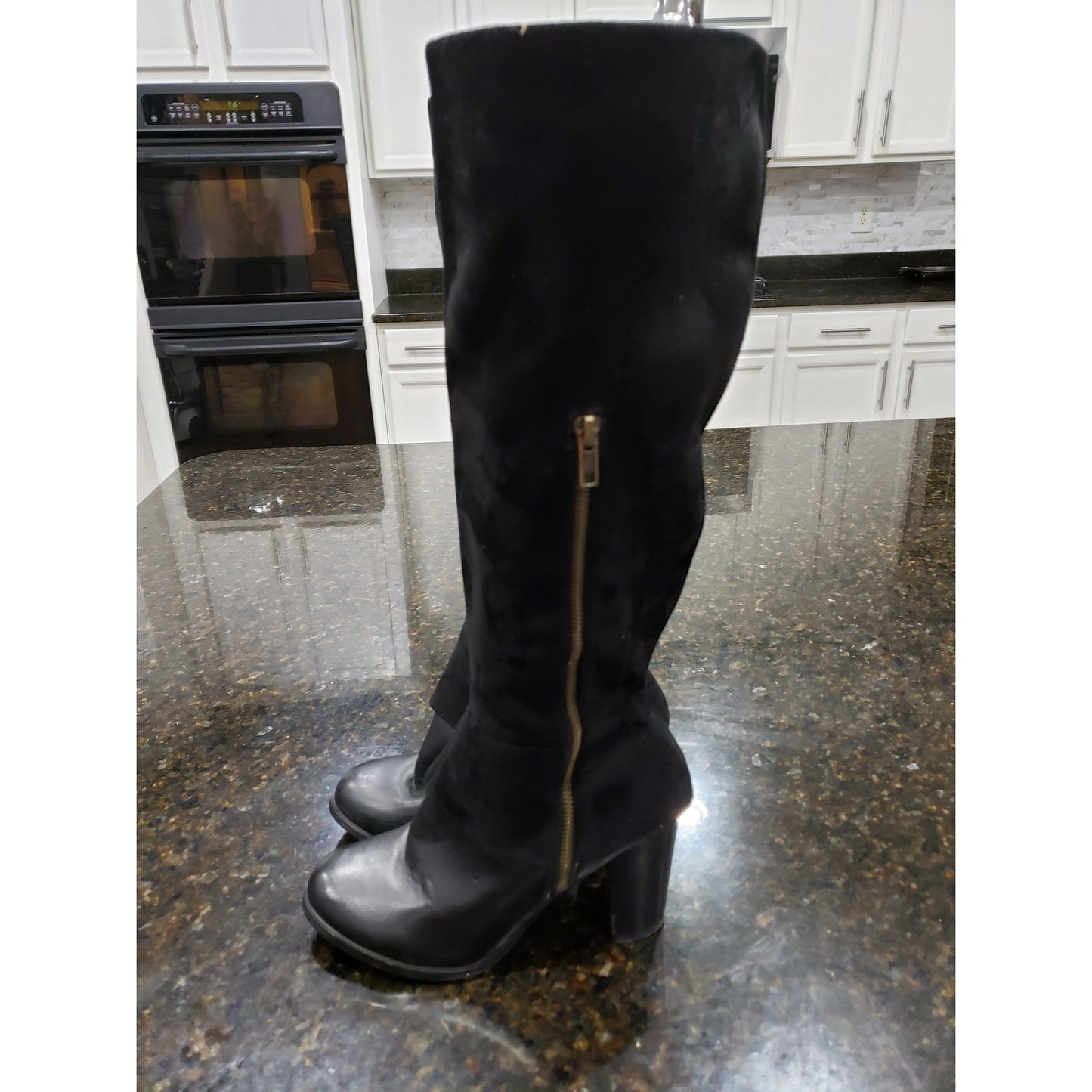 Leila Stone Tarah Boots Women Size 8 Black Leather Round Toe Block Heel Side Zip