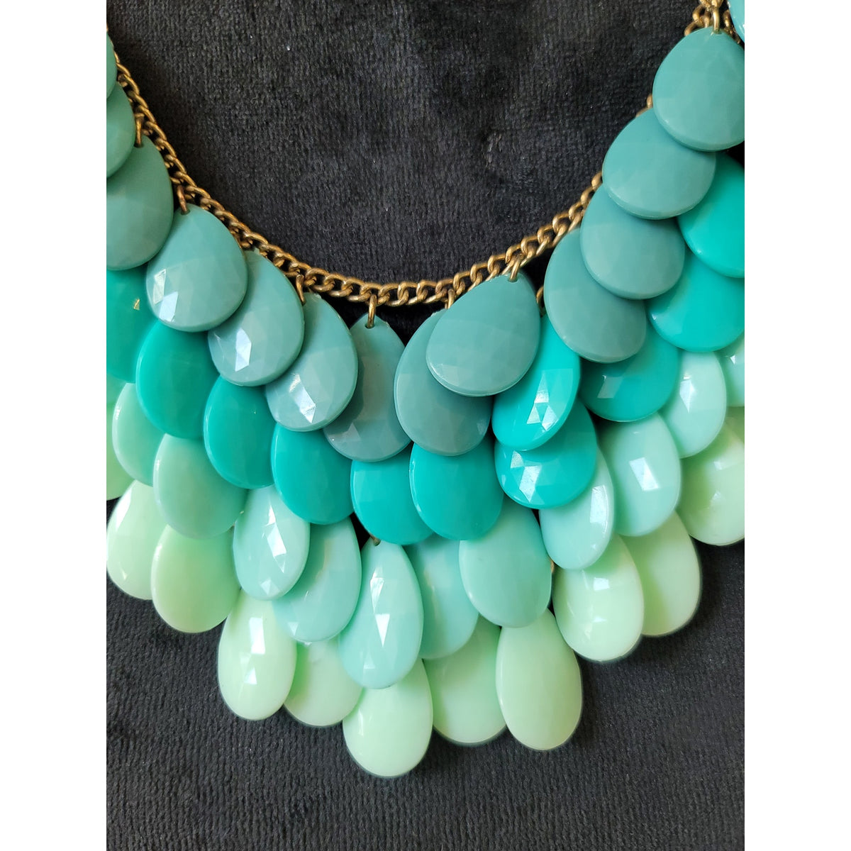 Women's Aqua Teardrops Statement Necklace With Gold Chain And Lobster Clasps