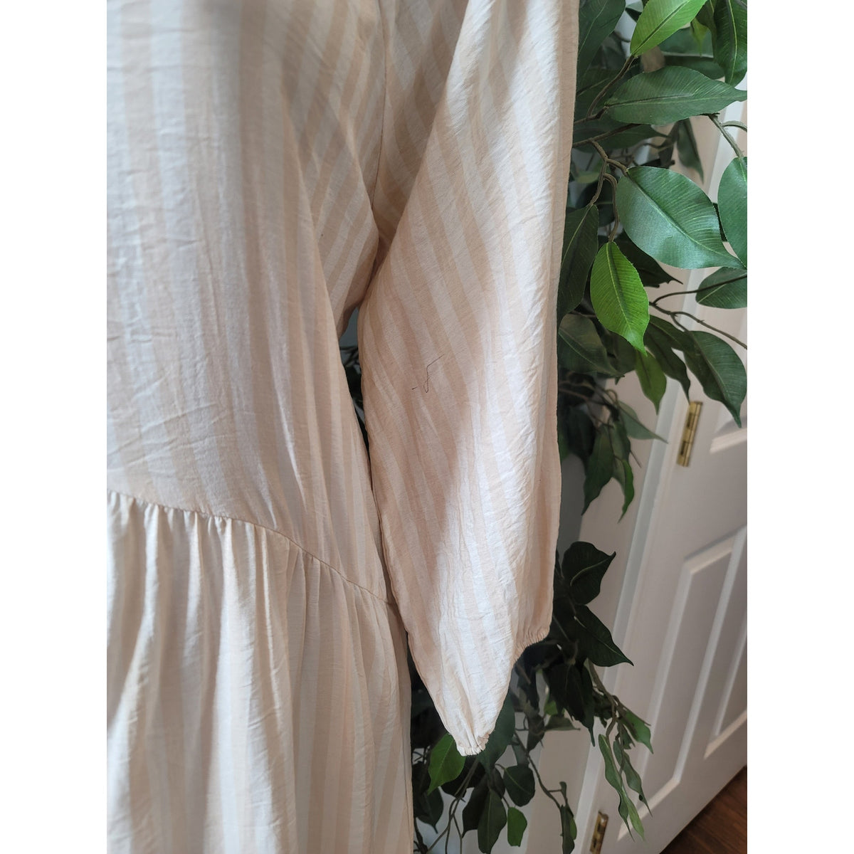 Moon River Striped Dress Women's Size Medium Pink White Balloon Sleeves