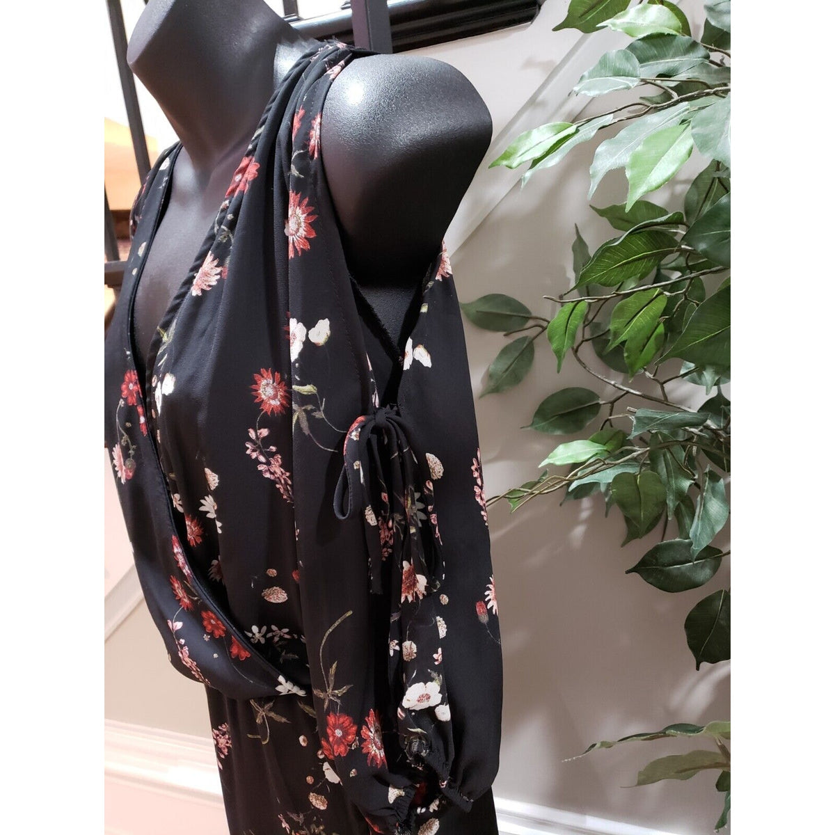 Lilian Women Black Floral Polyester Cold Shoulder Long Sleeve Long Maxi Dress 2X