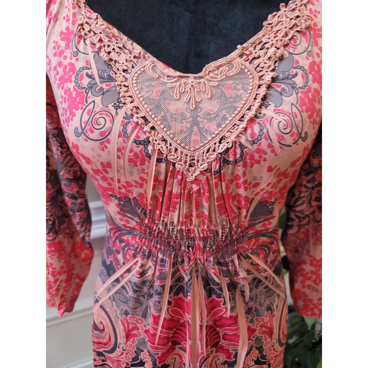 One World Blouse L Multi Paisley Stretch Lace Heart V-Neck Raglan Sleeve Party