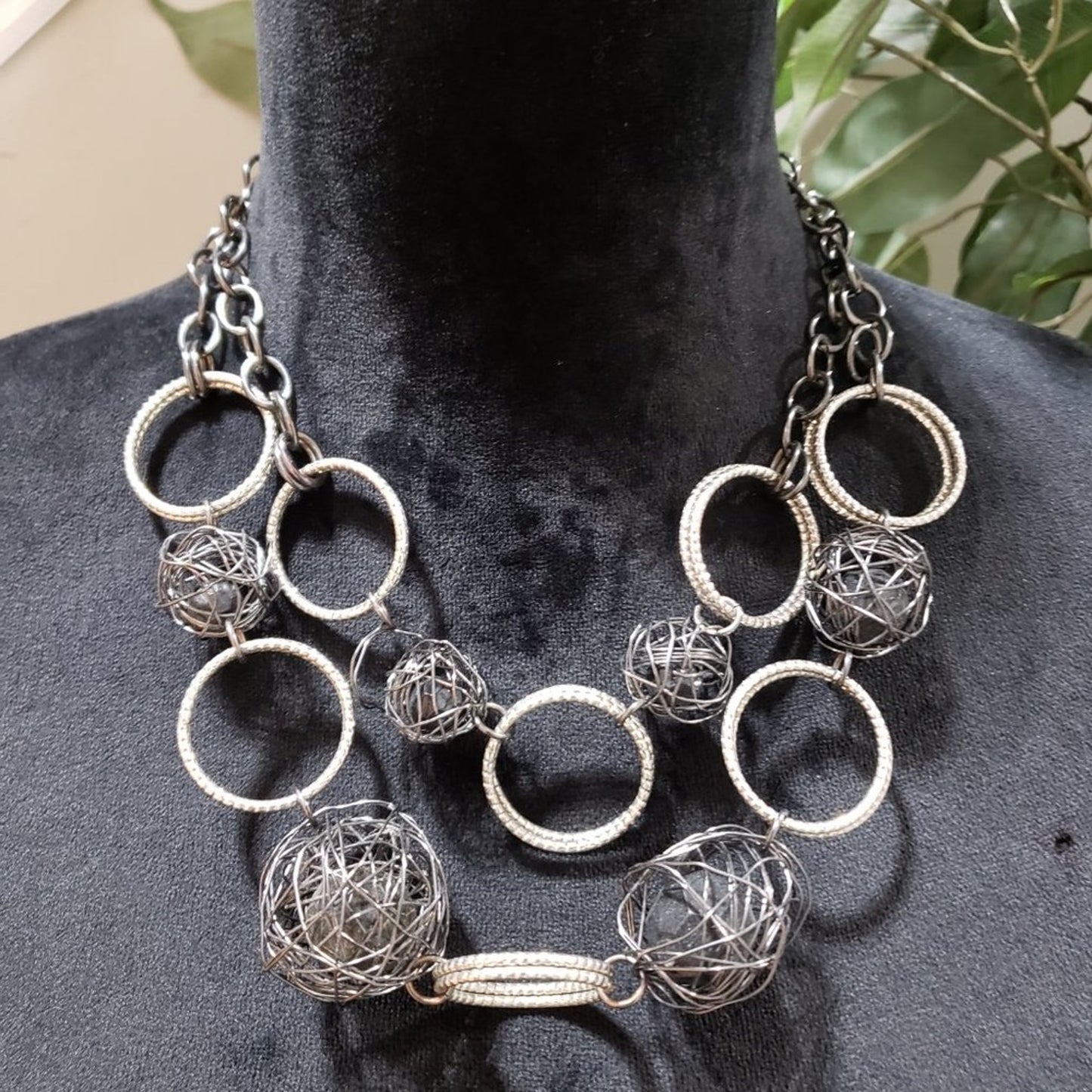 Women Fashion Silver Plastic Balls Wire Circles Collar Necklace w/ Lobster Clasp