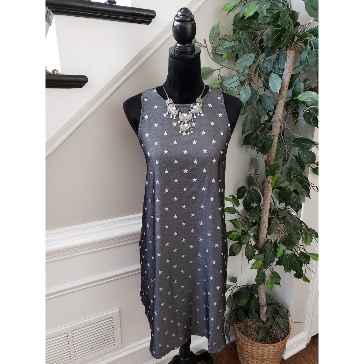 Chelsea & Theodore Fit & Flare Dress Women's S Gray & White Crew Neck Sleeveless