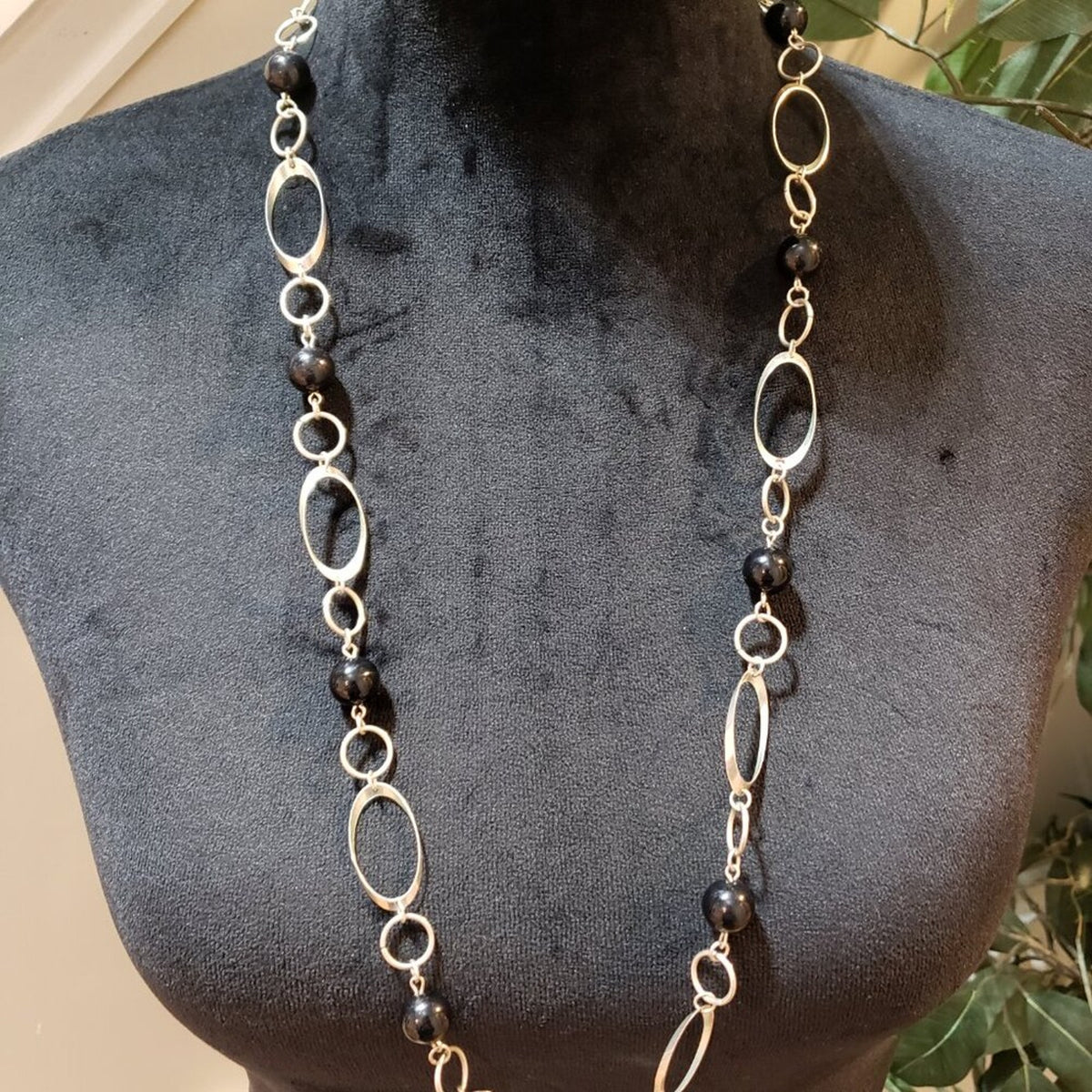 Womens Fashion Black Beaded Silver Tone Link Chain Long Necklace Jewelry