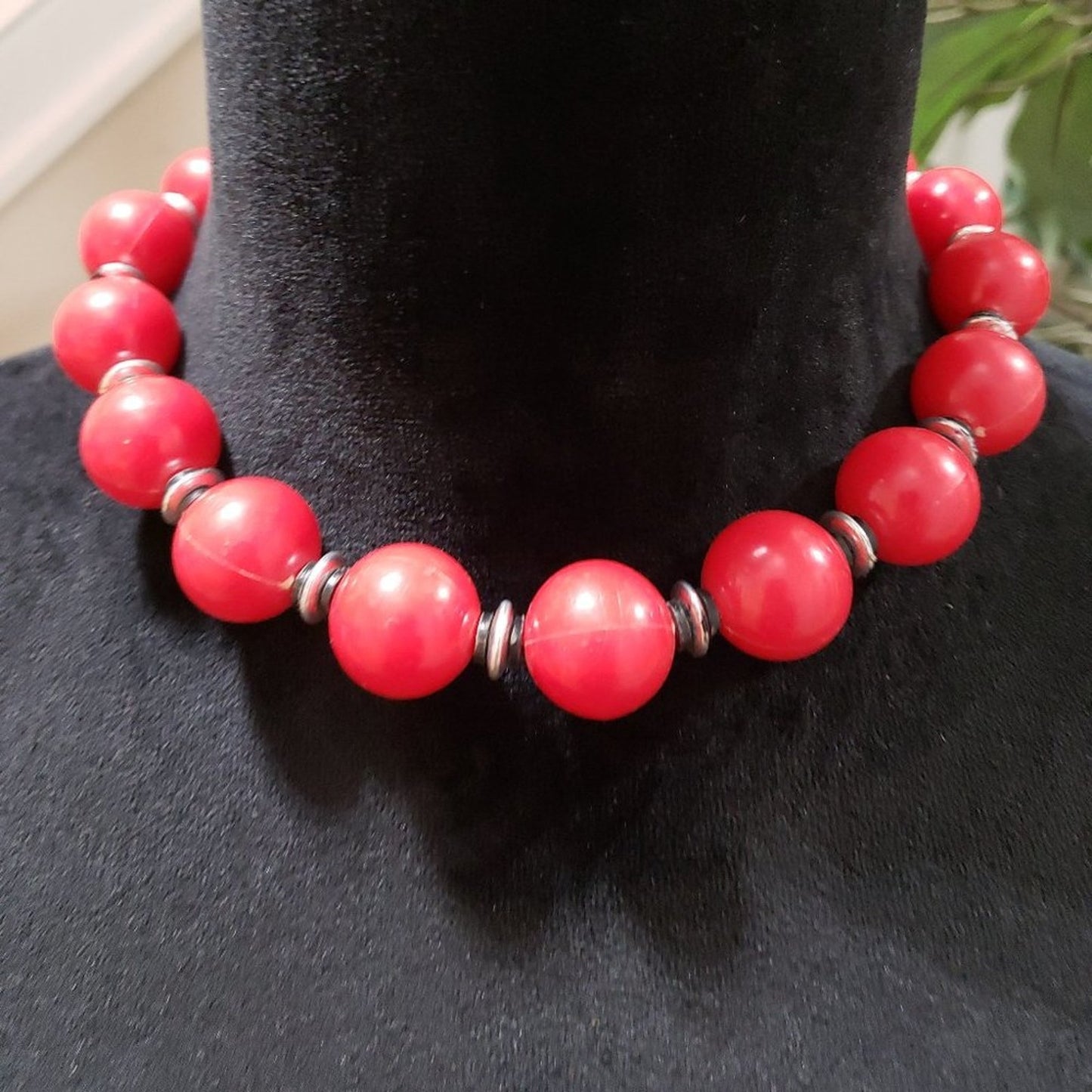 Womens Fashion Round Big Red Agate Beaded Bib Necklace Jewelry with Spring Clasp