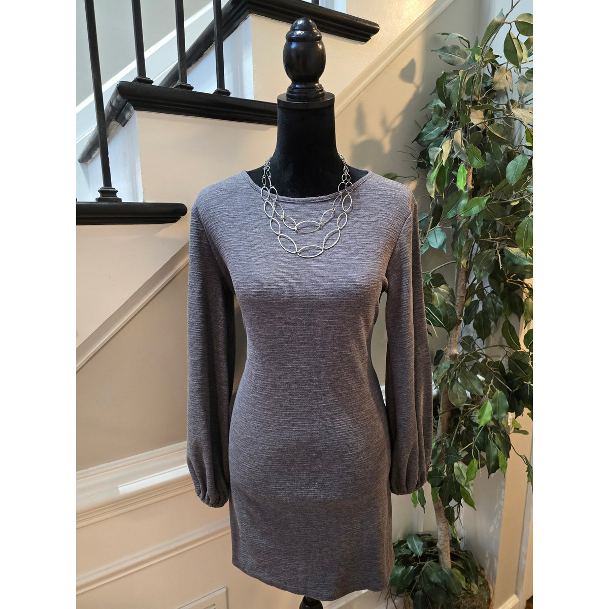 R Vivimos Knit Dress Women's Size Large Gray Solid Long Sleeves Crew Neck