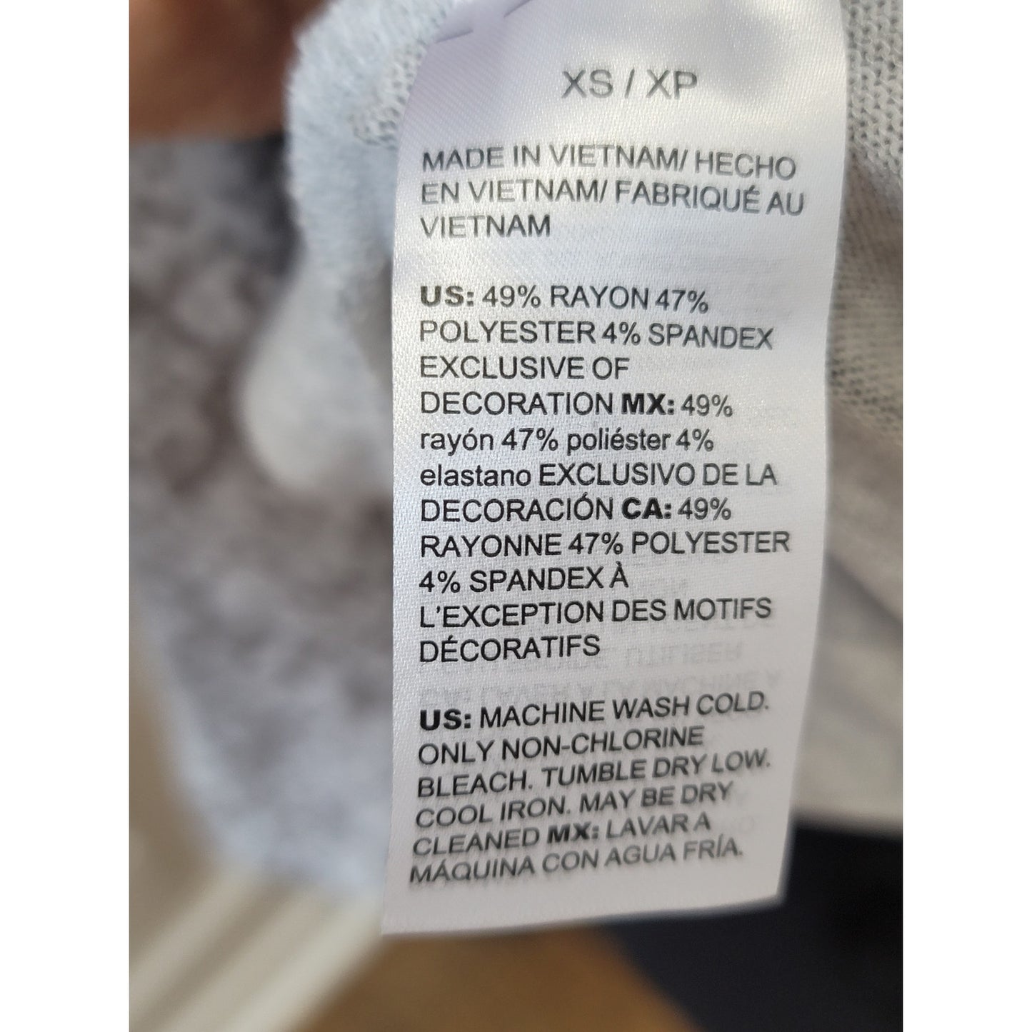 White House Black Market Sweater Women's Size XS Gray Snake Print Long Sleeves