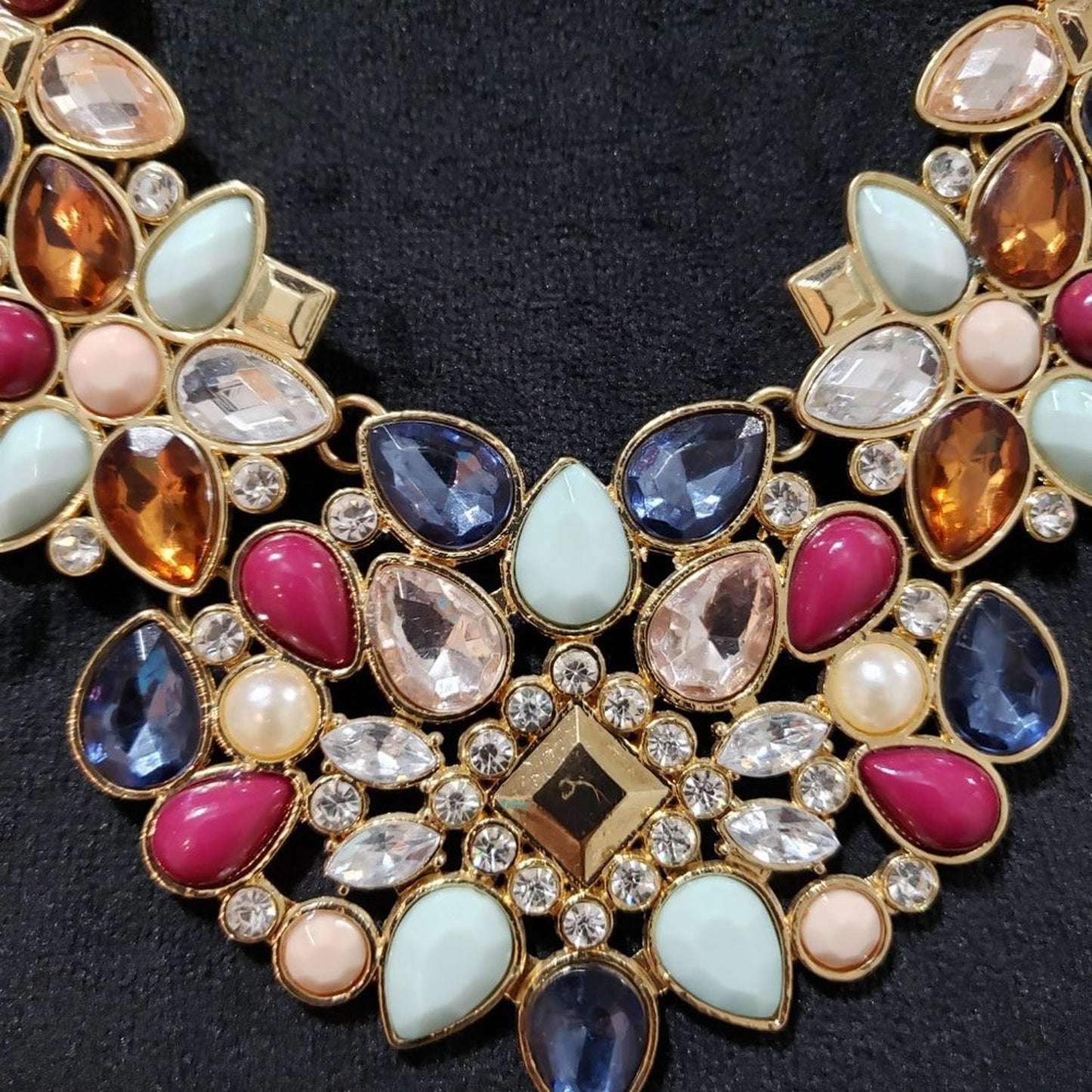 Womens Fashion Gold Tone Multi Faceted Beads Collar Necklace with Lobster Clasp