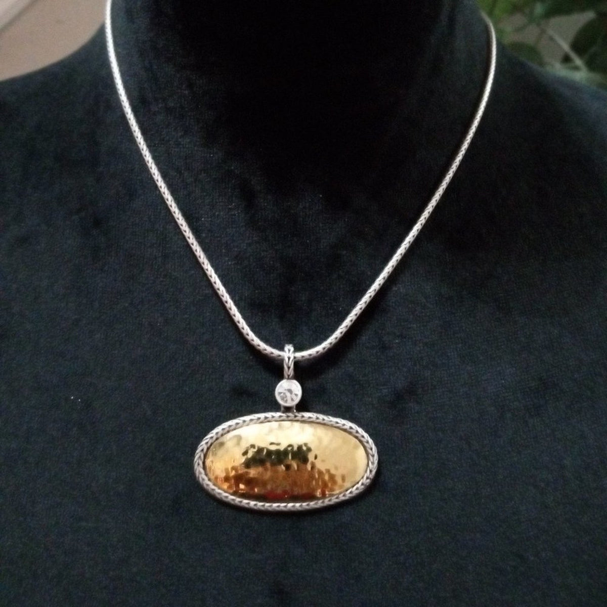 Womens Fashion Boho Style Chunky Gold Tone Hammered Cabochon Pendant Necklace