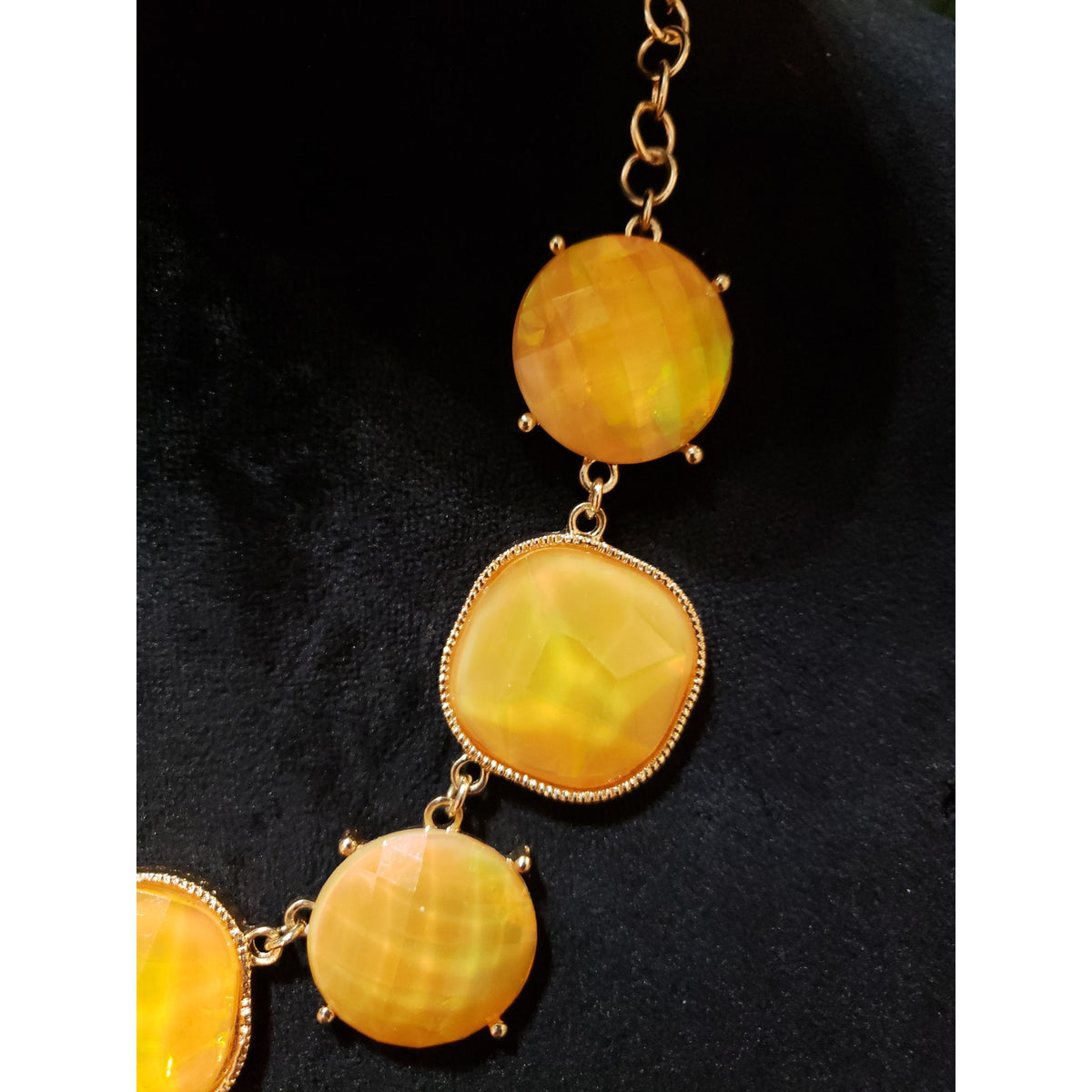 Women Faux Yellow Opal Lucite Stone Faceted Gold Tone Chain Bib Necklace