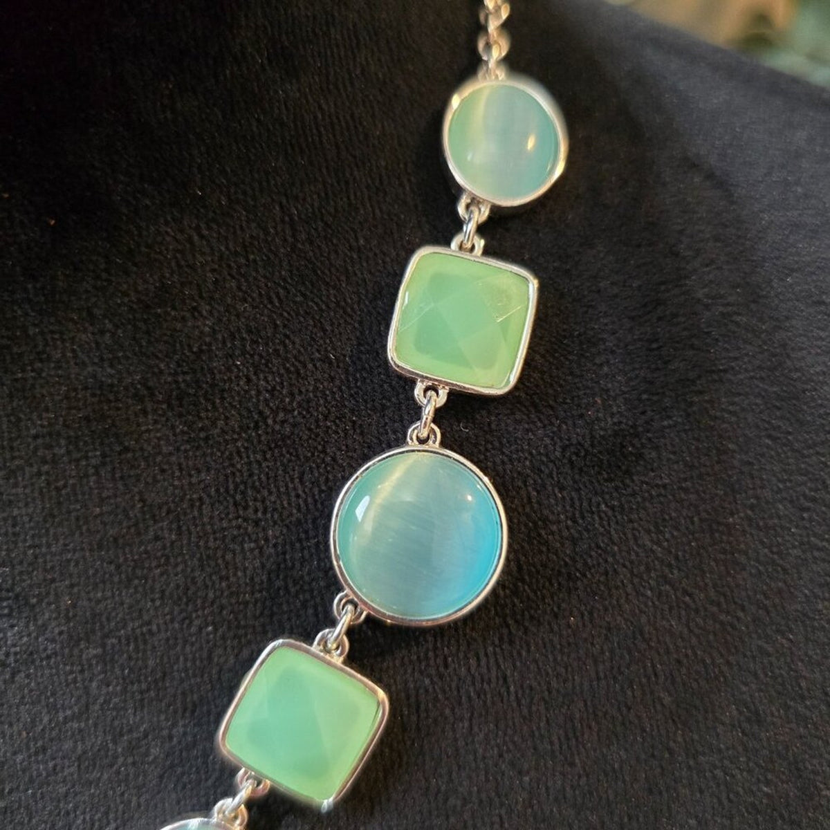 Liz Claiborne Womens Green Crystal Beaded Necklace Jewelry with Lobster Clasp