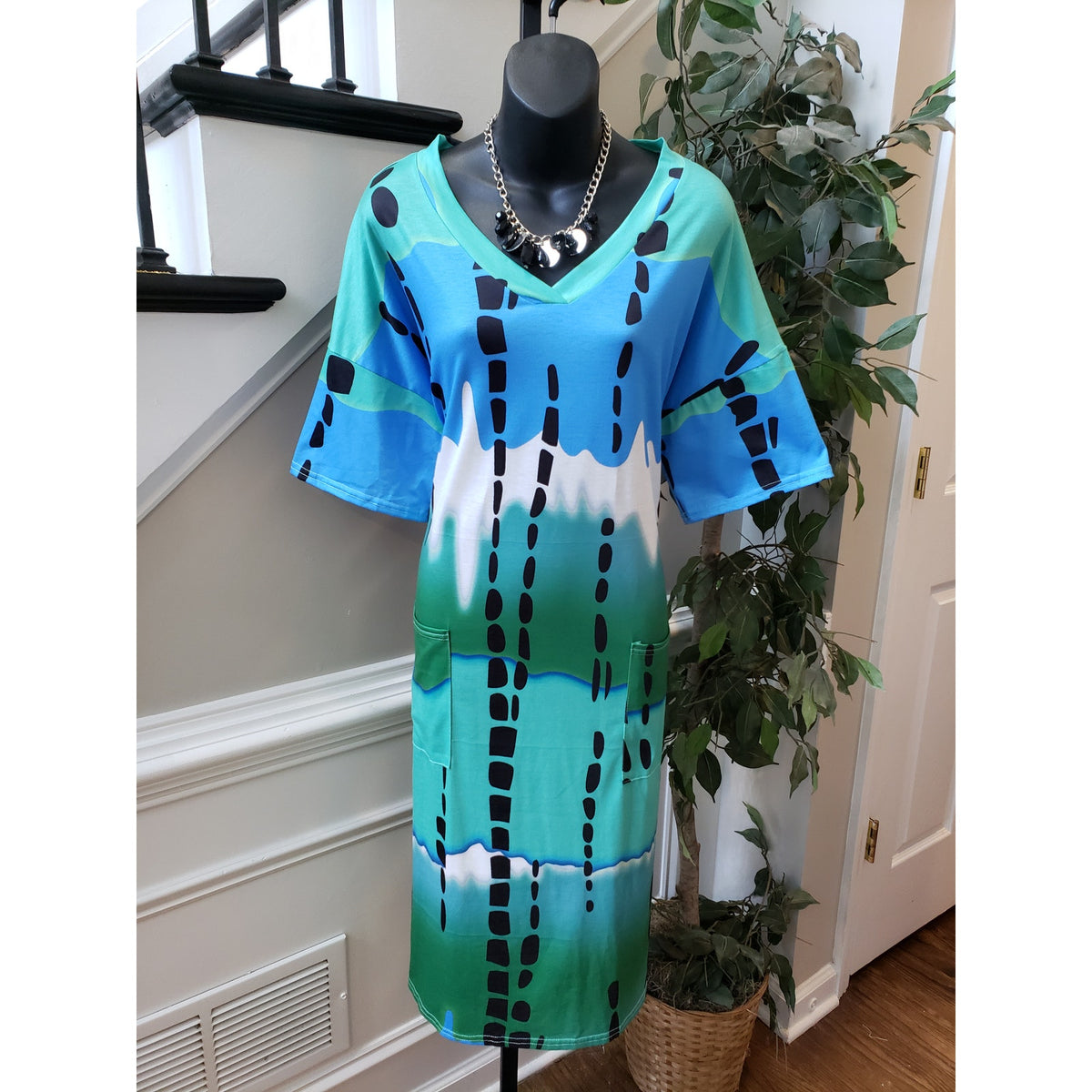 Abstract Tunic Dress Women Size XL Blue Green Short Sleeve V Neck Pockets Casual
