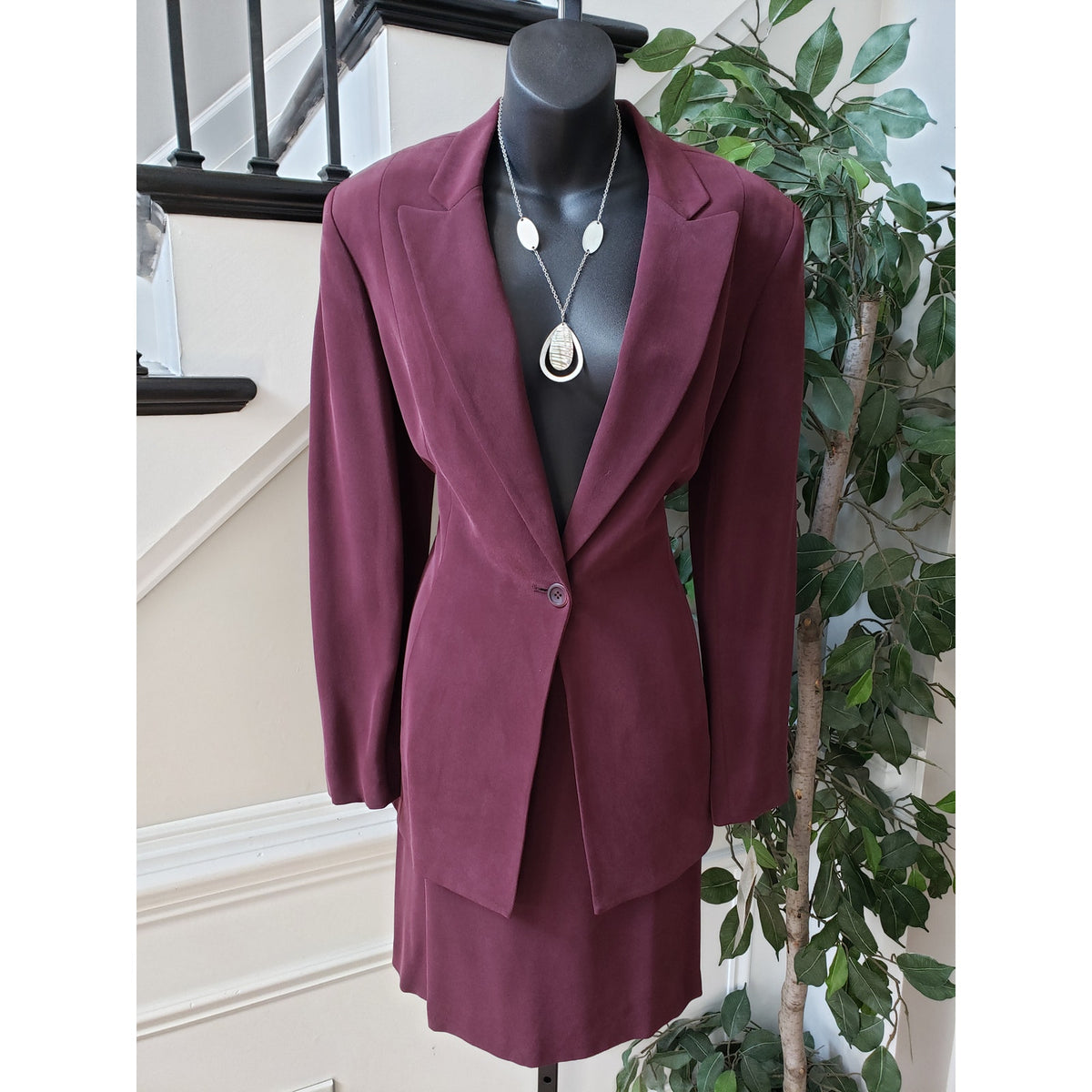 Jones New York 2 Piece Skirt Suit Silk 10 Burgundy Single Breasted 1 Button