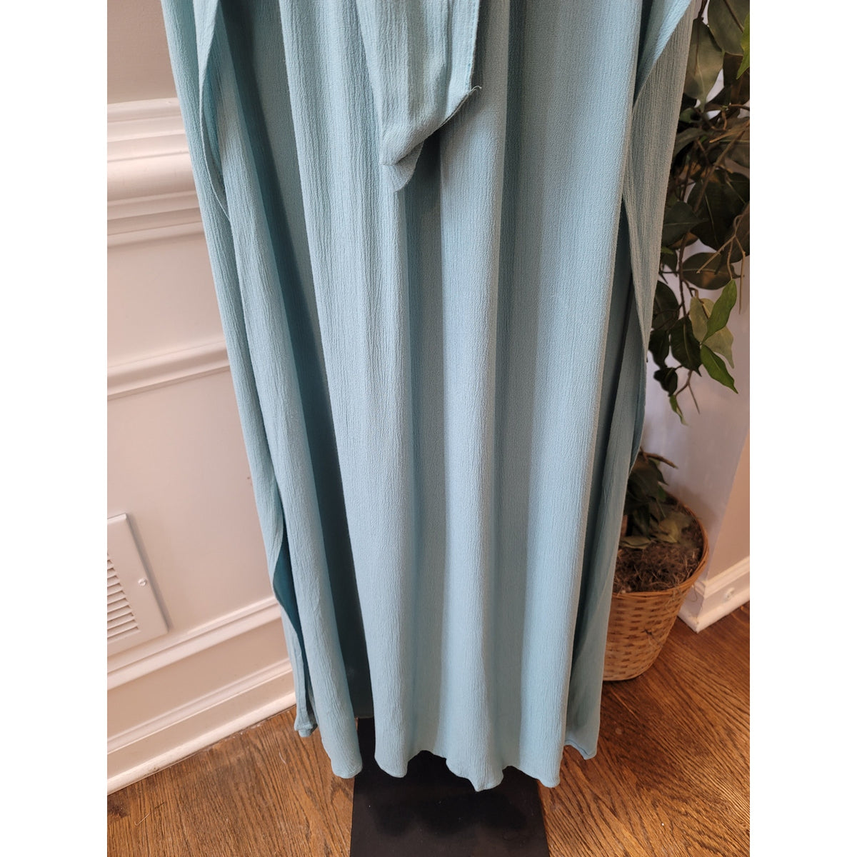 Forever 21 Maxi Dress Women's XS Light Green Halter Front Tie Cut-Out Casual