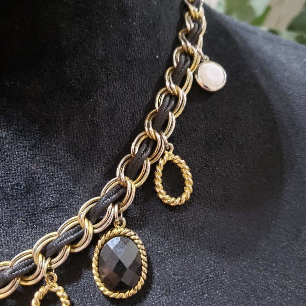 Womens Fashion Gold Tone Circle Link Chain Rhinestone Charm Necklace w/ Lobster