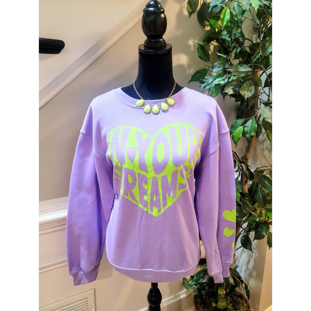 Wound Up Sweatshirt Women's M(7-9) Purple Graphic Print Drop Shoulder Crew Neck