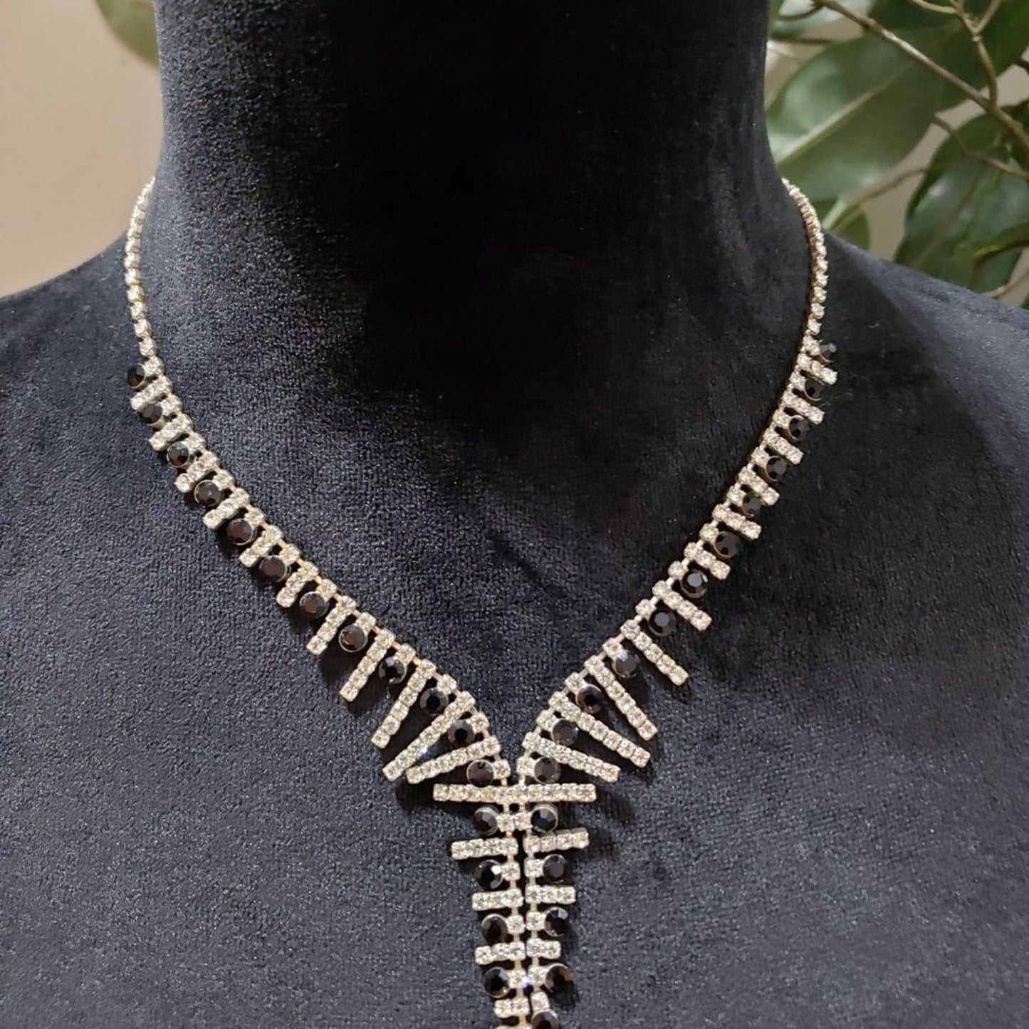 Womens Fashion Black White Shiny Rhinestones Collar Necklace with Lobster Clasp