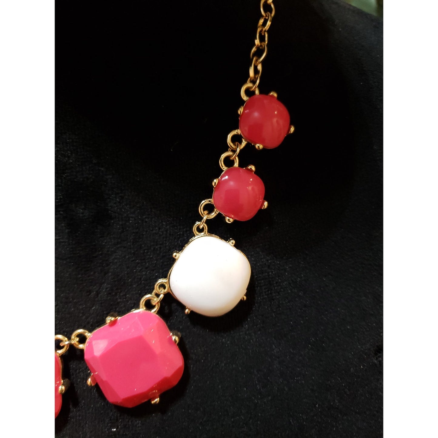 Womens Gold Tone Faceted Coral Pink and White Squared Away Collar Necklace