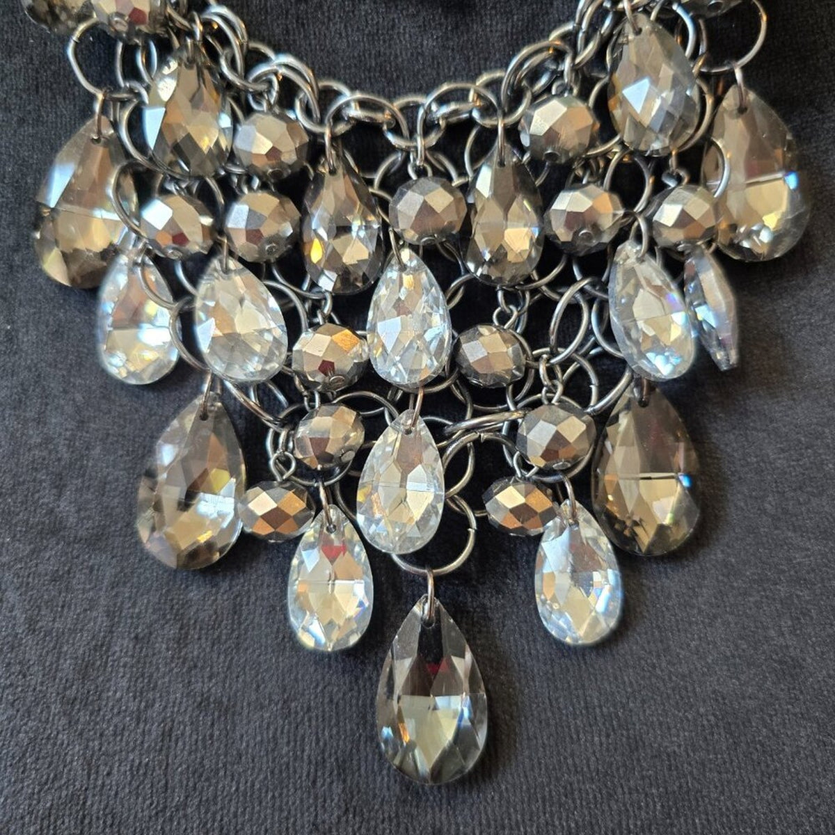 Women Silver Tone Chain Clear Teardrop Crystal Charm Necklace with Lobster Clasp