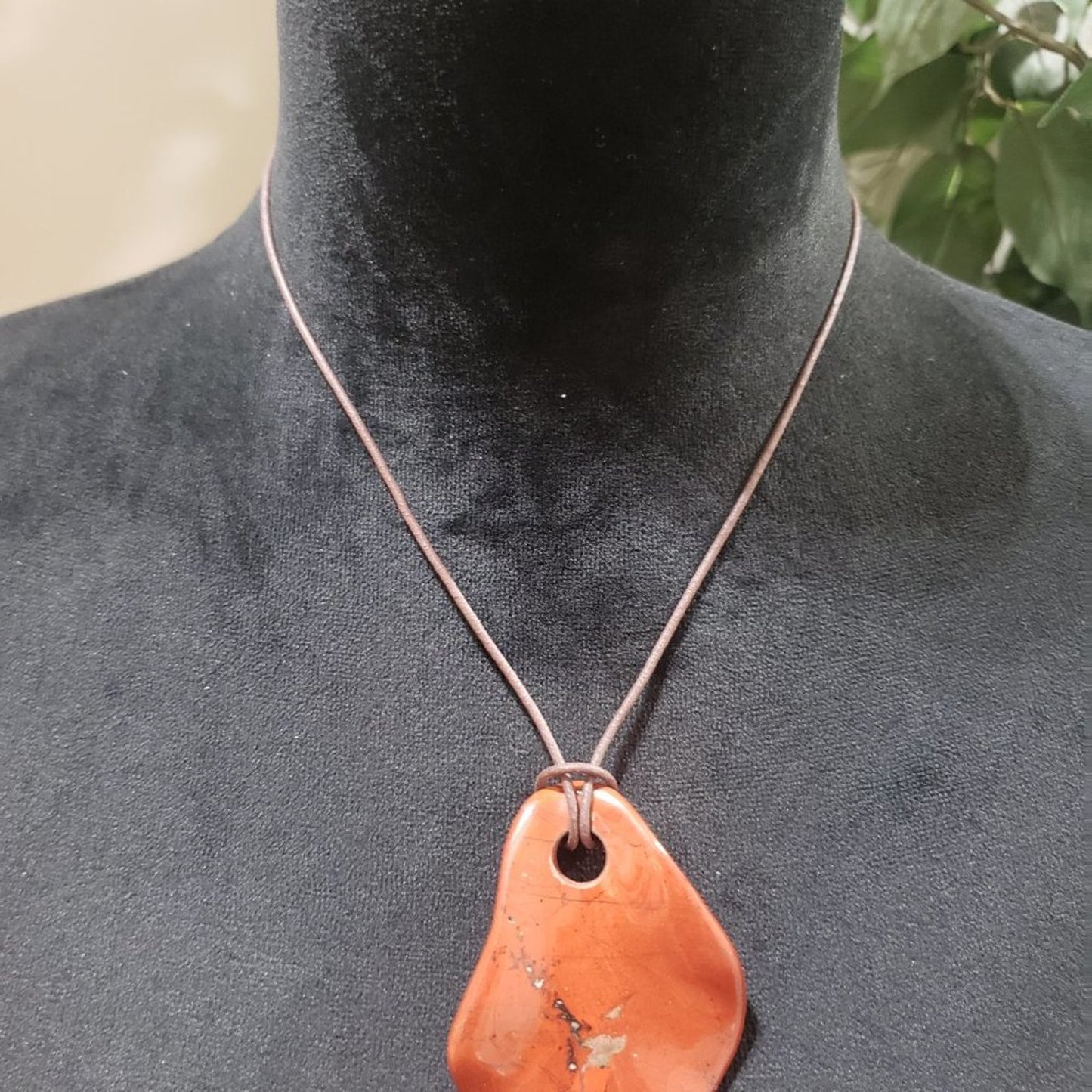 Women Fashion Elegant Red Jasper Stone Bead Freeform Pendant Collar Necklace