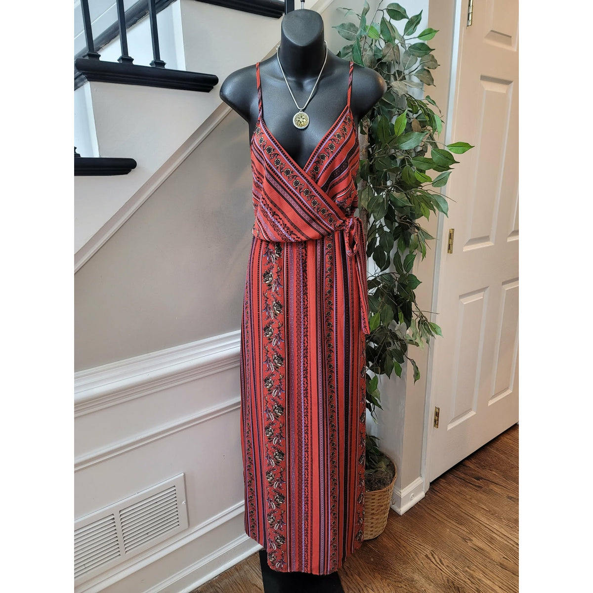 Scobe Maxi Dress Women's Size Medium Multicolor Polyester V Neck Sleeveless